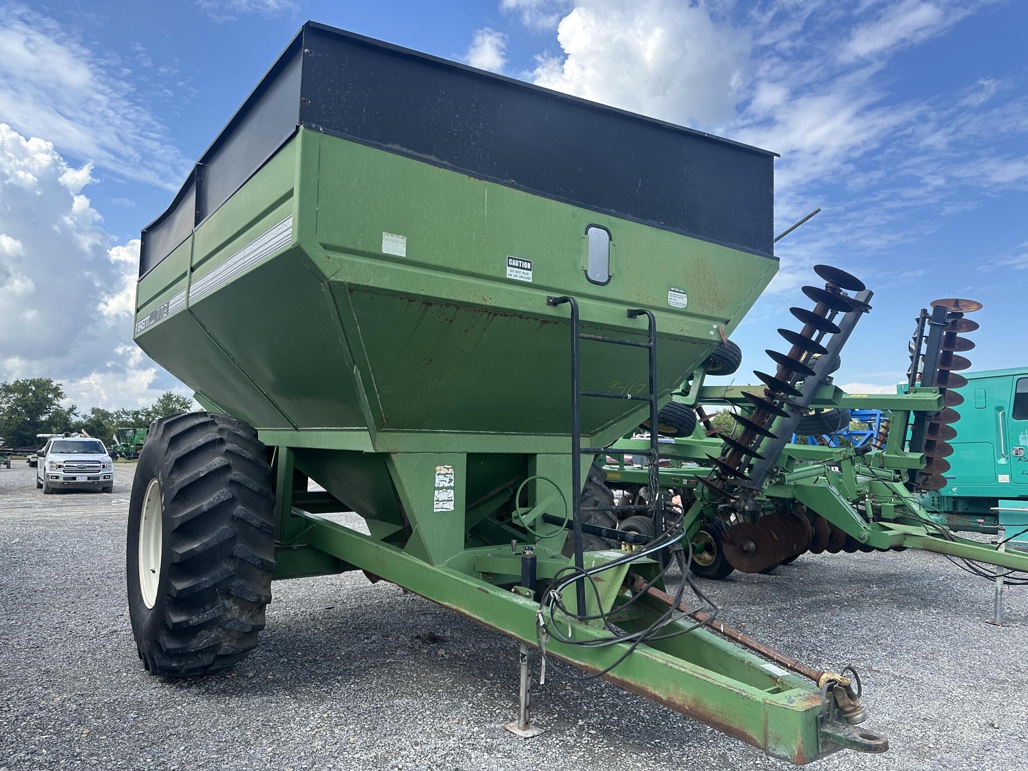  Brent 772 Grain Cart