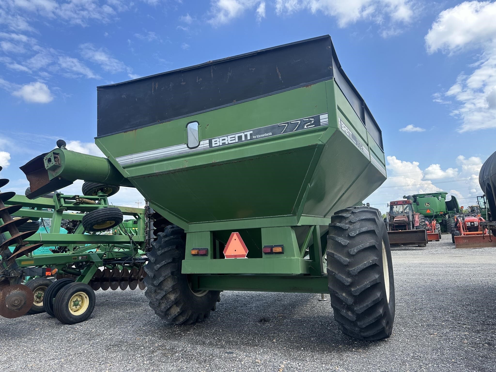 Brent 772 Grain Cart