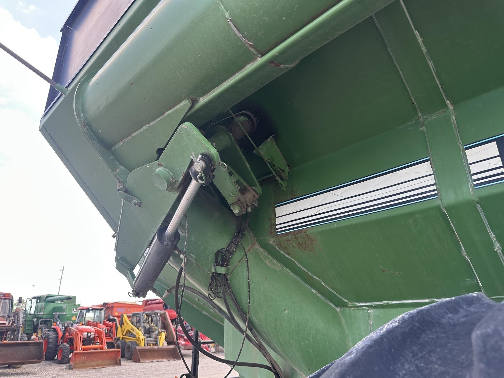  Brent 772 Grain Cart