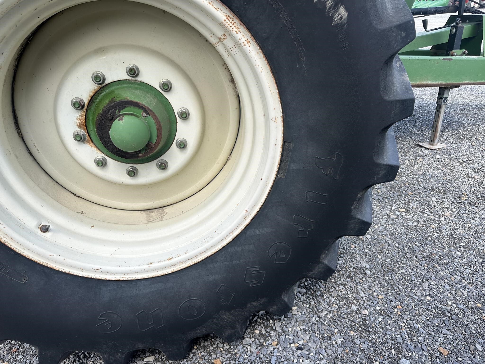  Brent 772 Grain Cart
