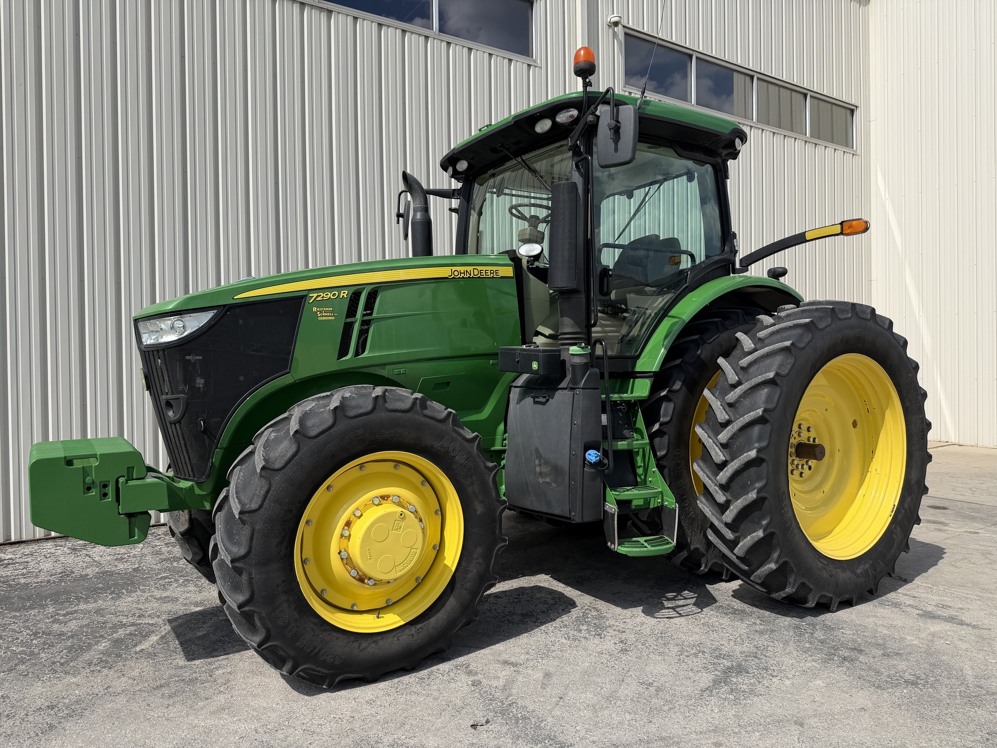 2019 John Deere 7290R Tractor