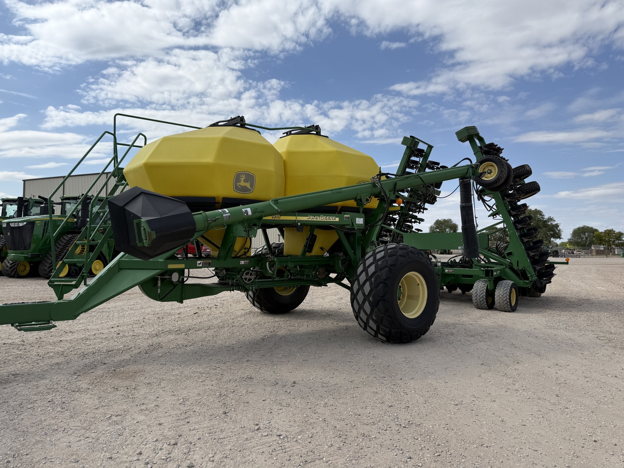 2004 John Deere 1890 Air Seeder