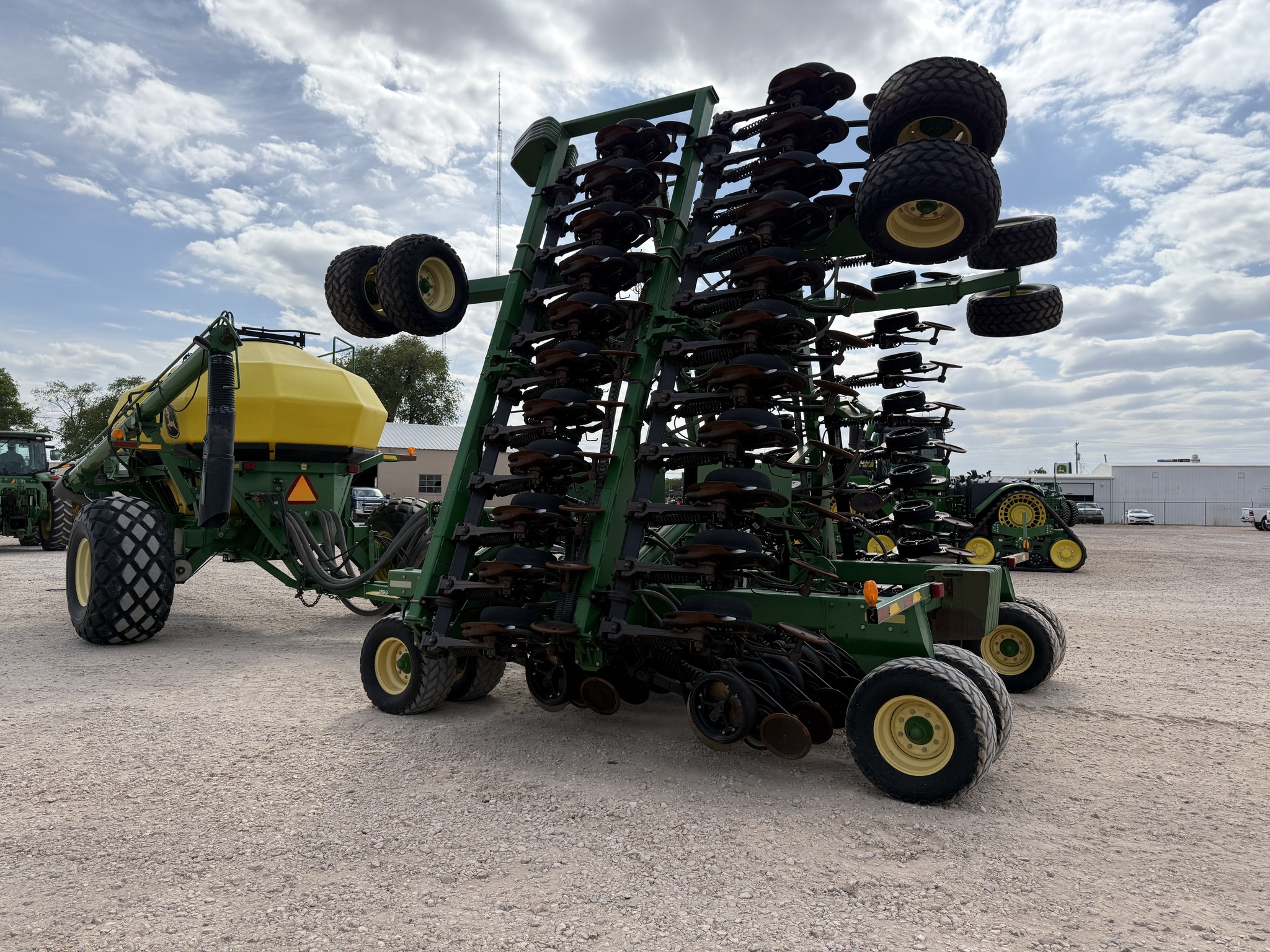 2004 John Deere 1890 Air Seeder