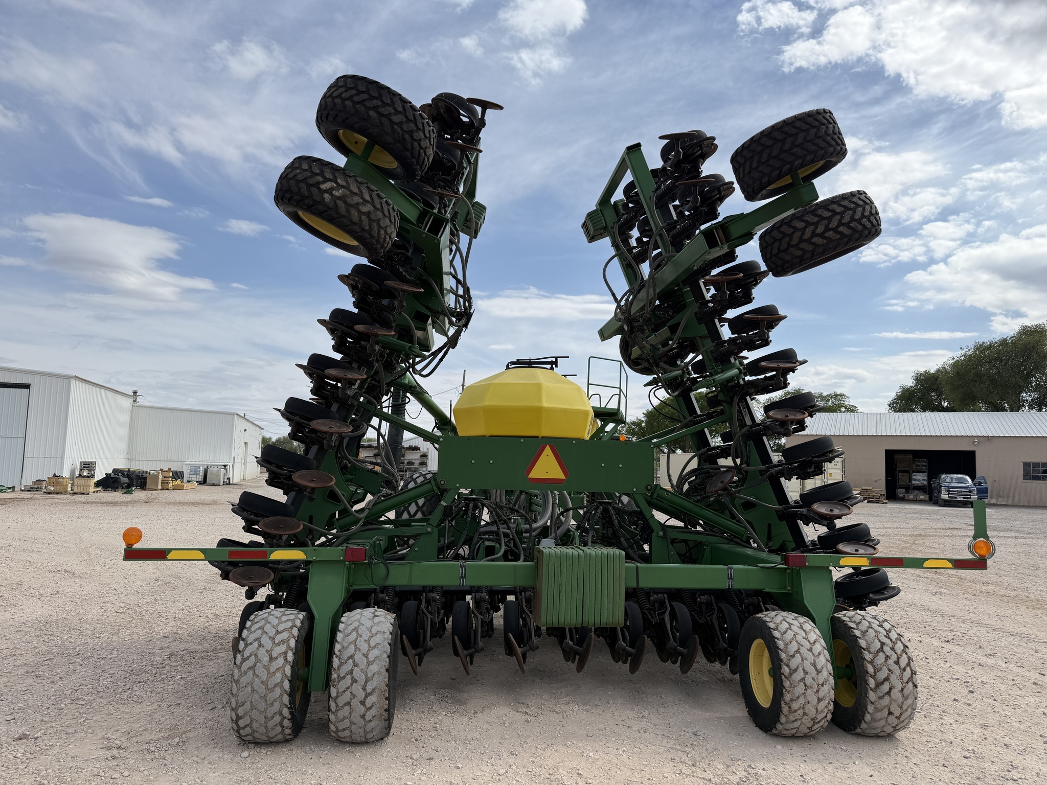 2004 John Deere 1890 Air Seeder