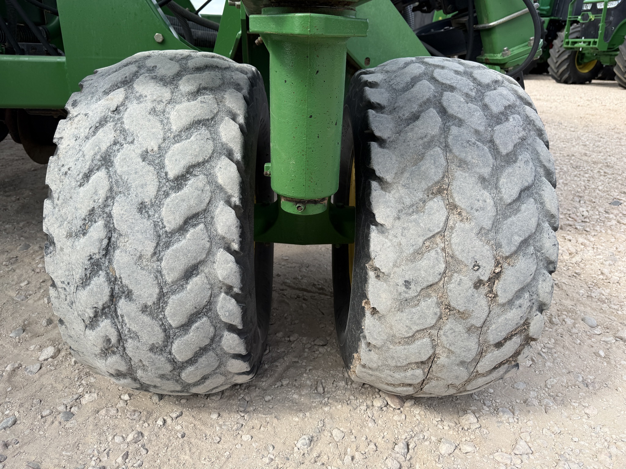 2004 John Deere 1890 Air Seeder