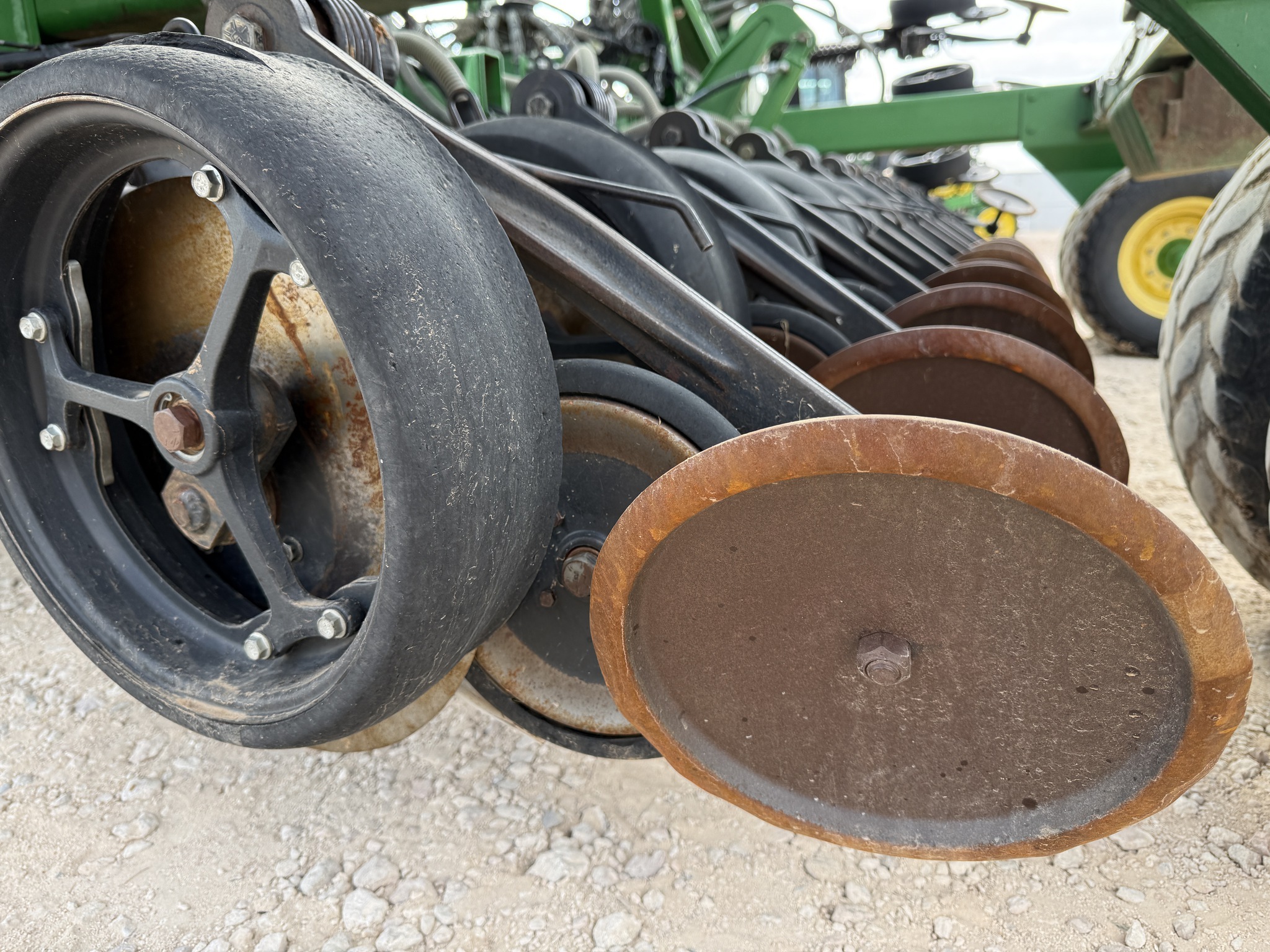 2004 John Deere 1890 Air Seeder