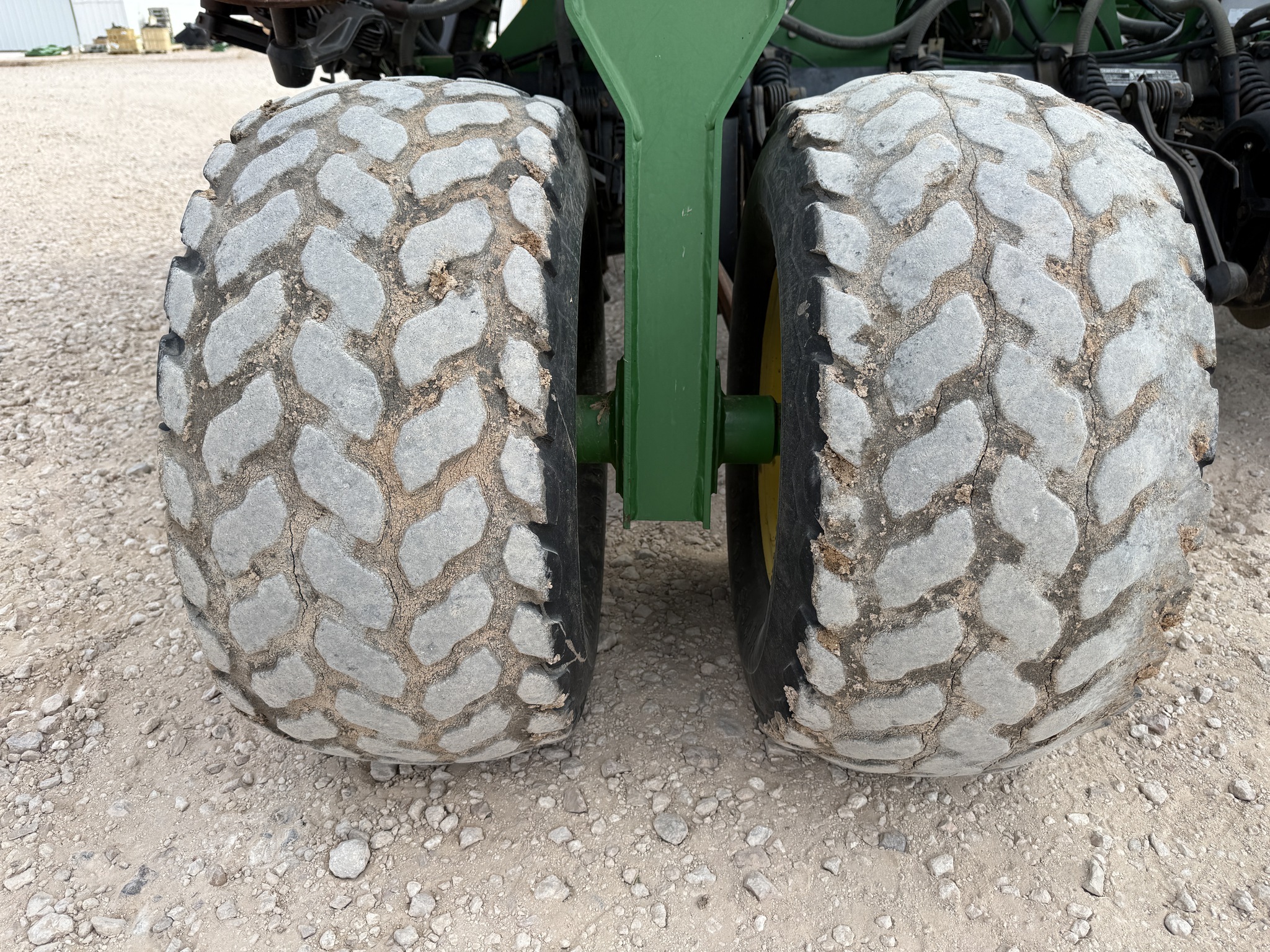 2004 John Deere 1890 Air Seeder