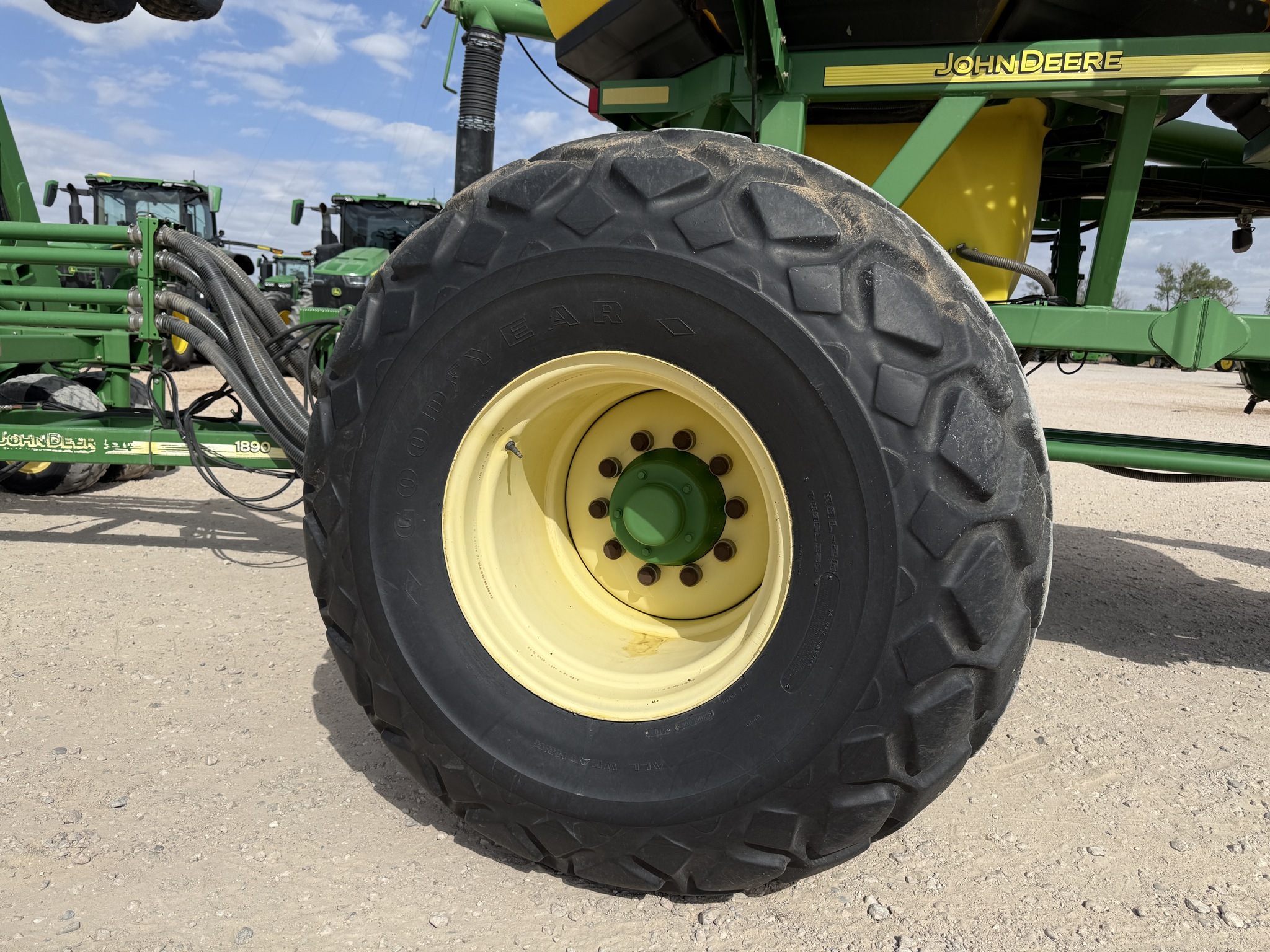 2004 John Deere 1890 Air Seeder
