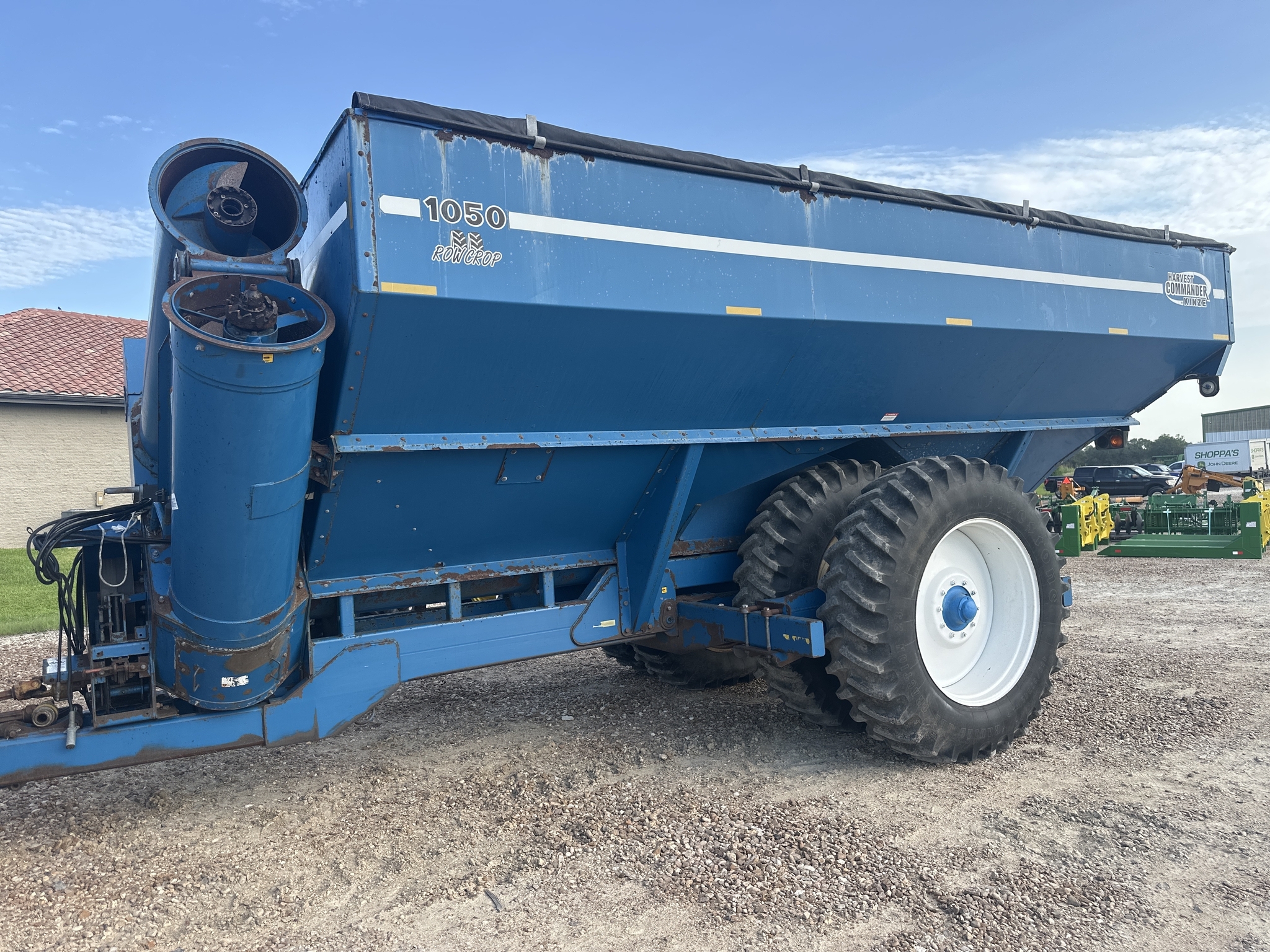 2004 Kinze 1050 Grain Cart