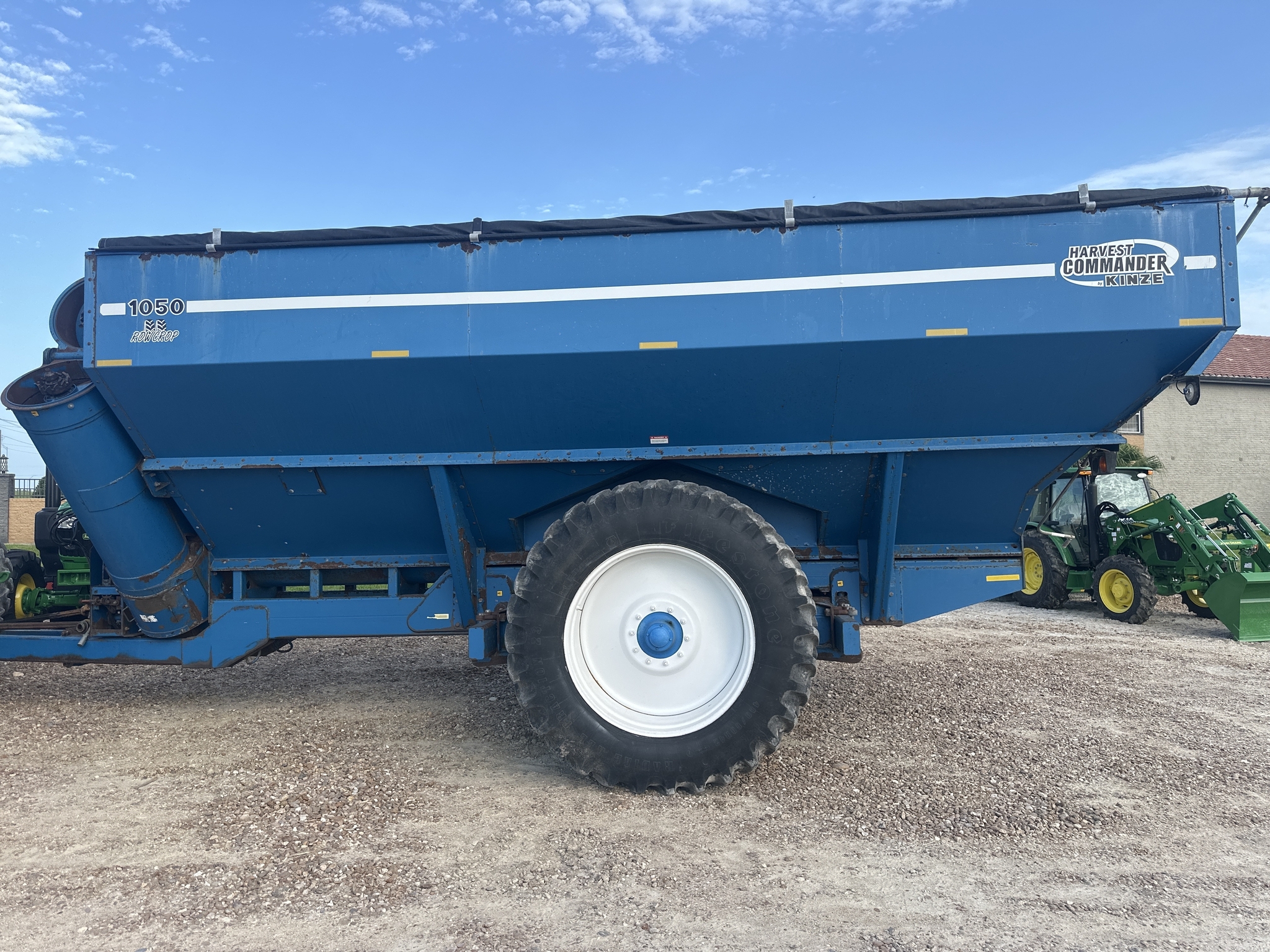 2004 Kinze 1050 Grain Cart