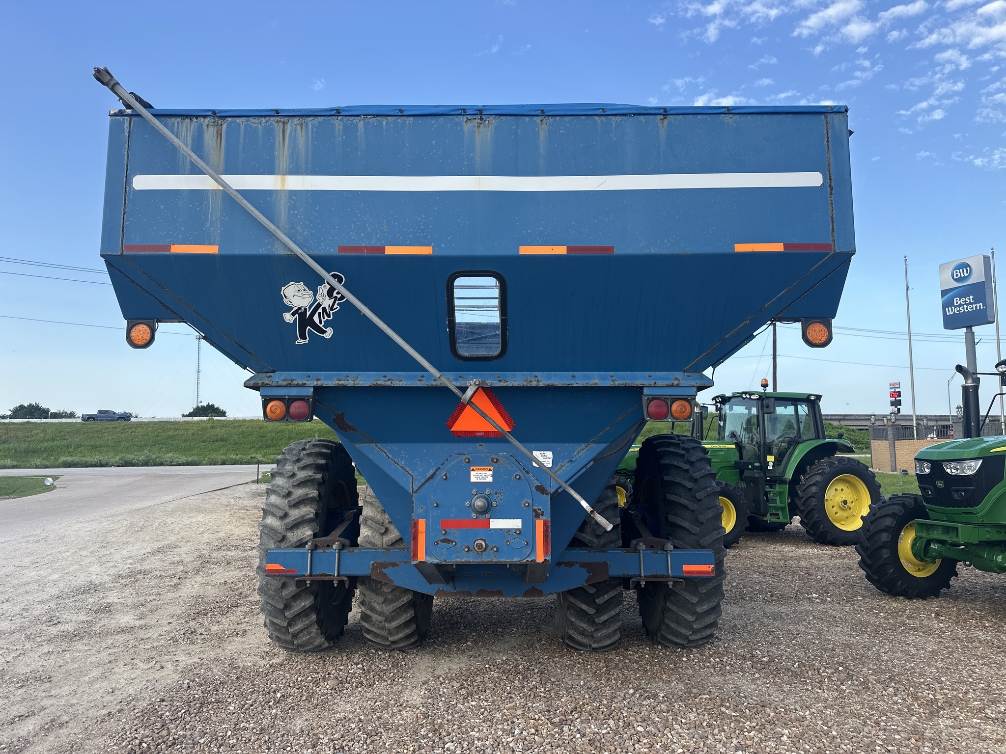 2004 Kinze 1050 Grain Cart