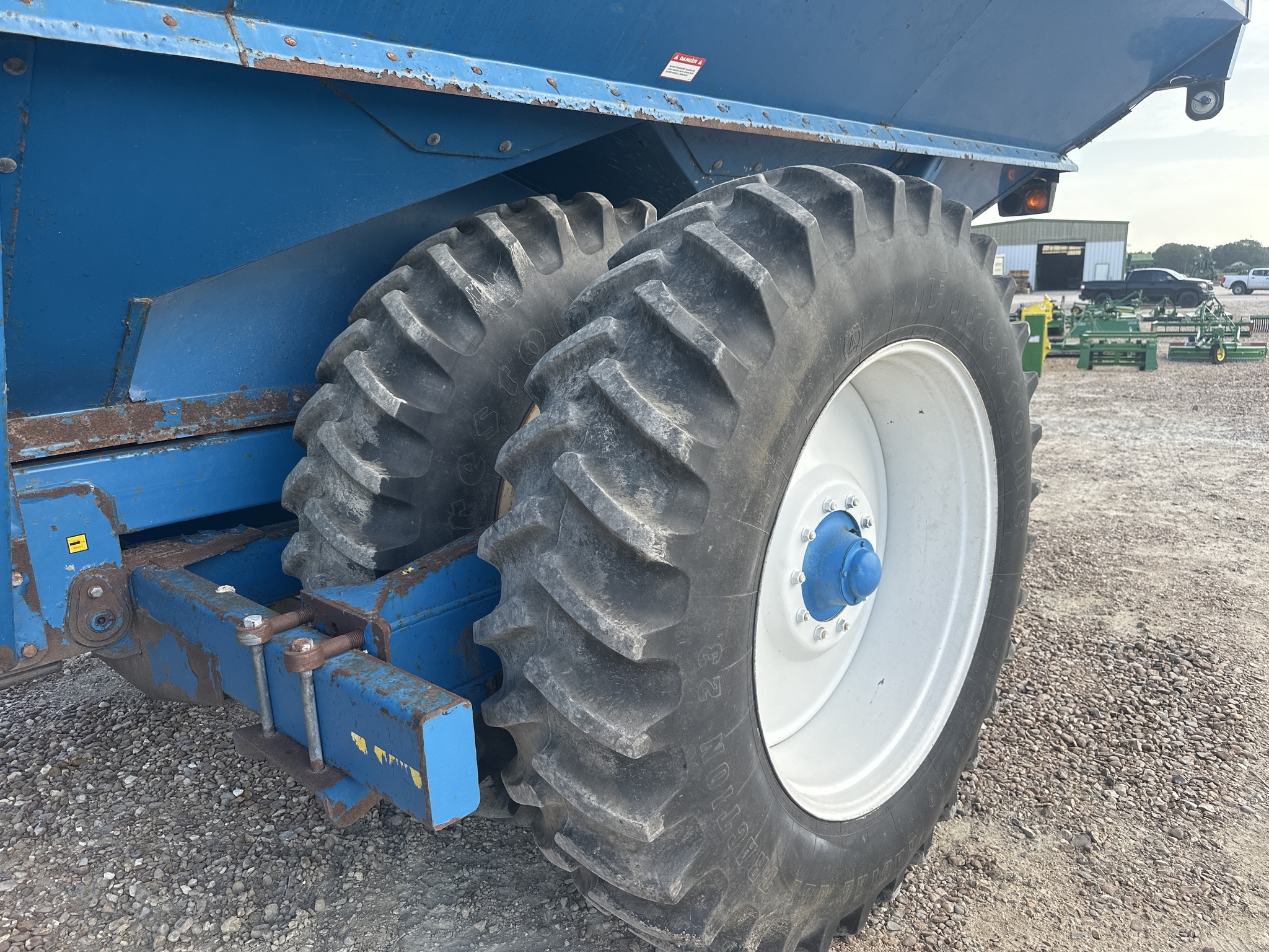 2004 Kinze 1050 Grain Cart