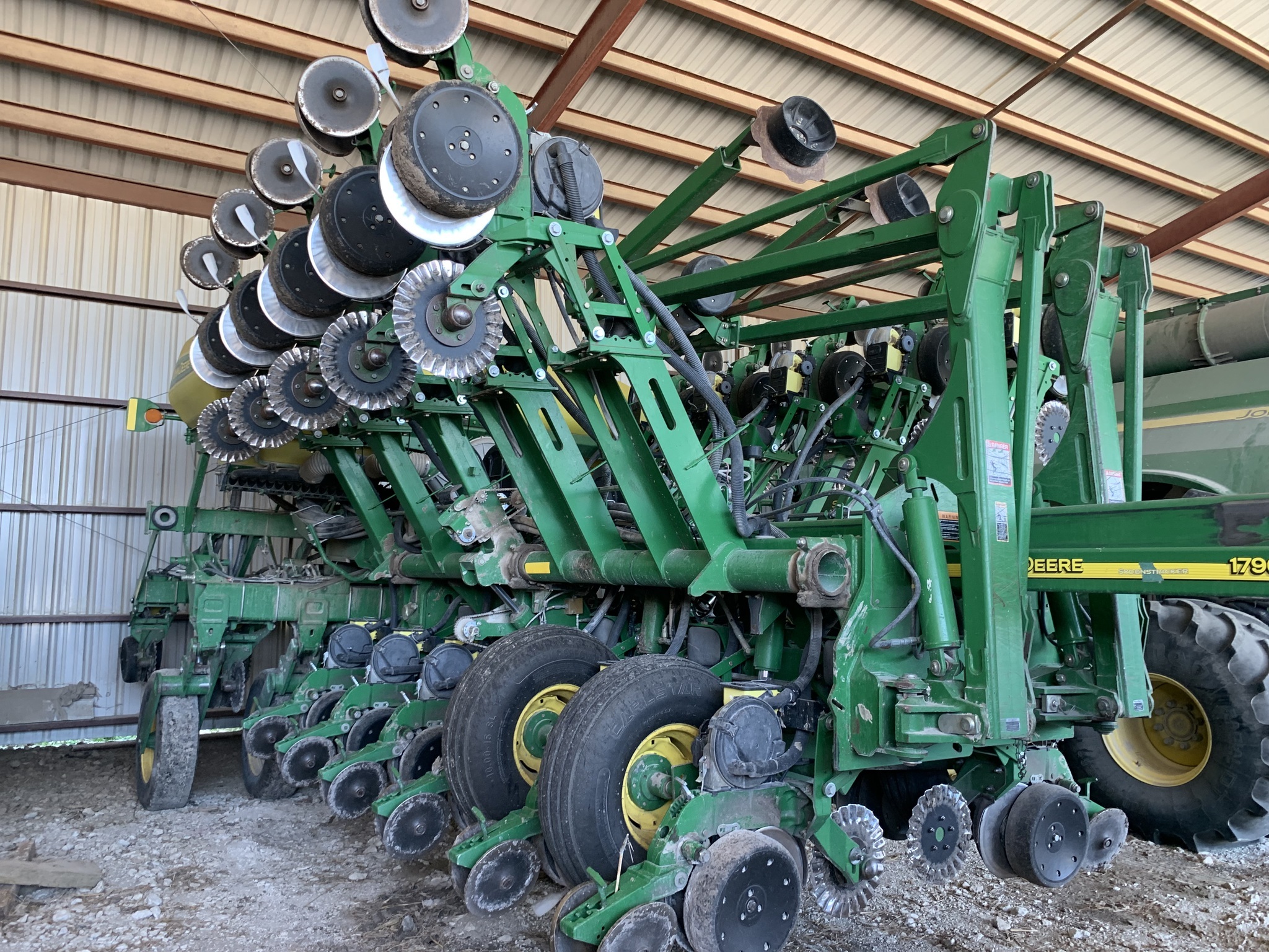 2010 John Deere 1790 Planter