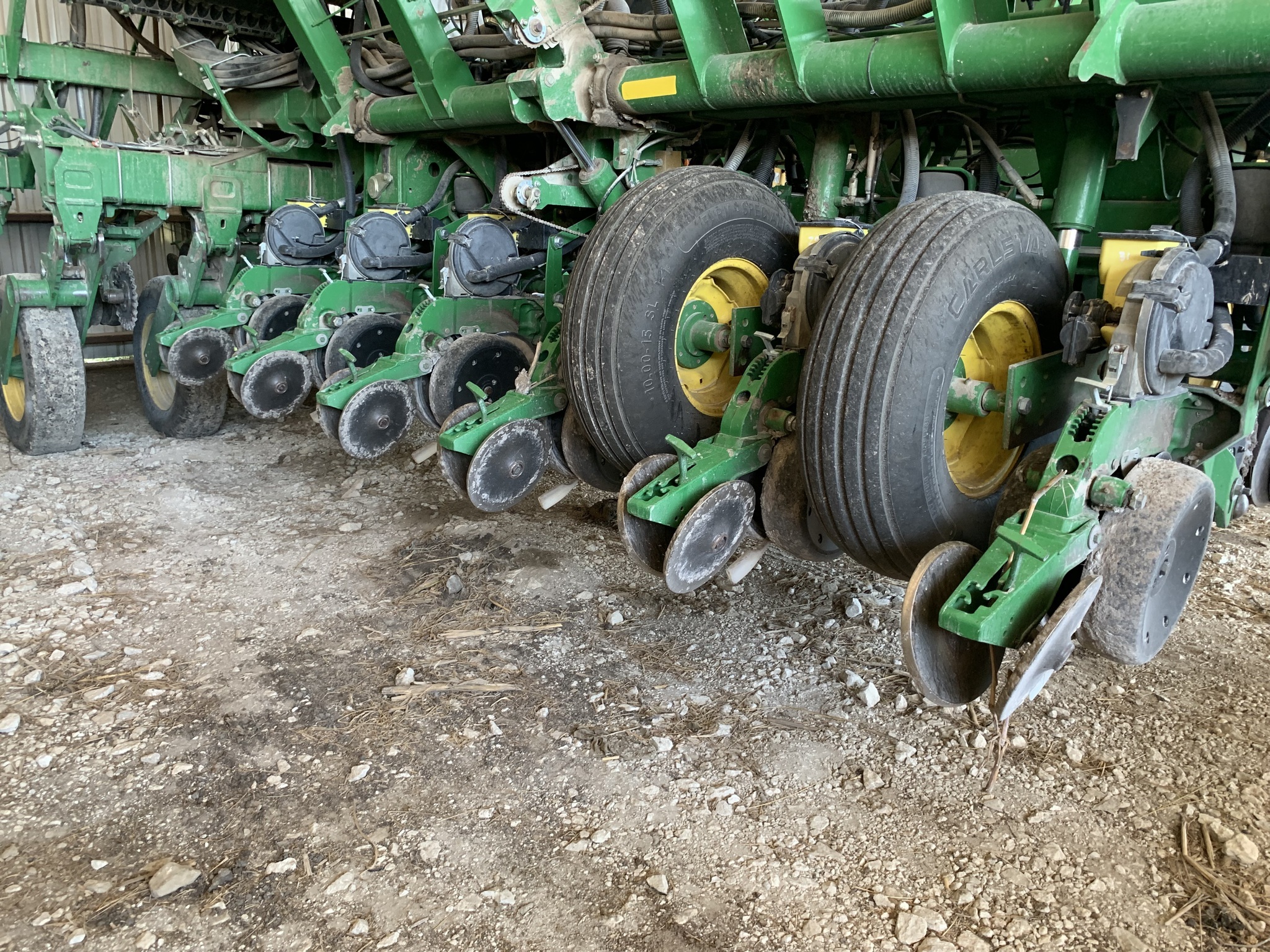 2010 John Deere 1790 Planter