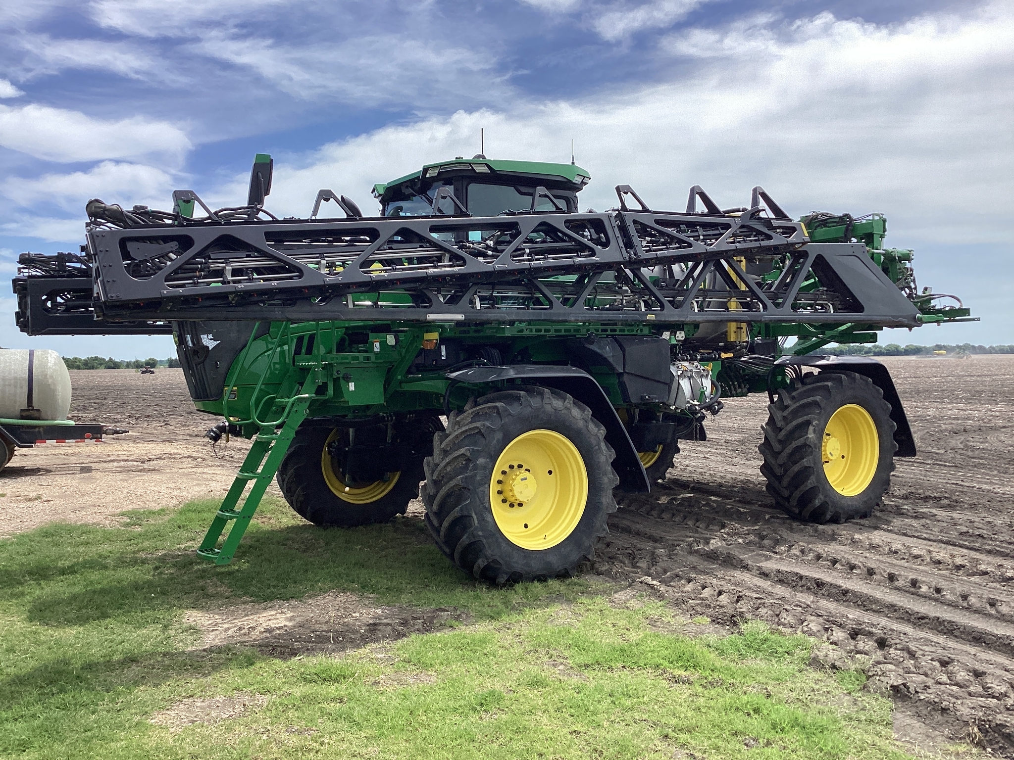 2024 John Deere 412R Self-Propelled Sprayer