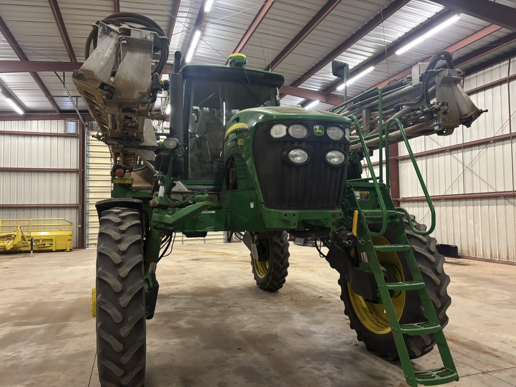 2012 John Deere 4830 Self-Propelled Sprayer