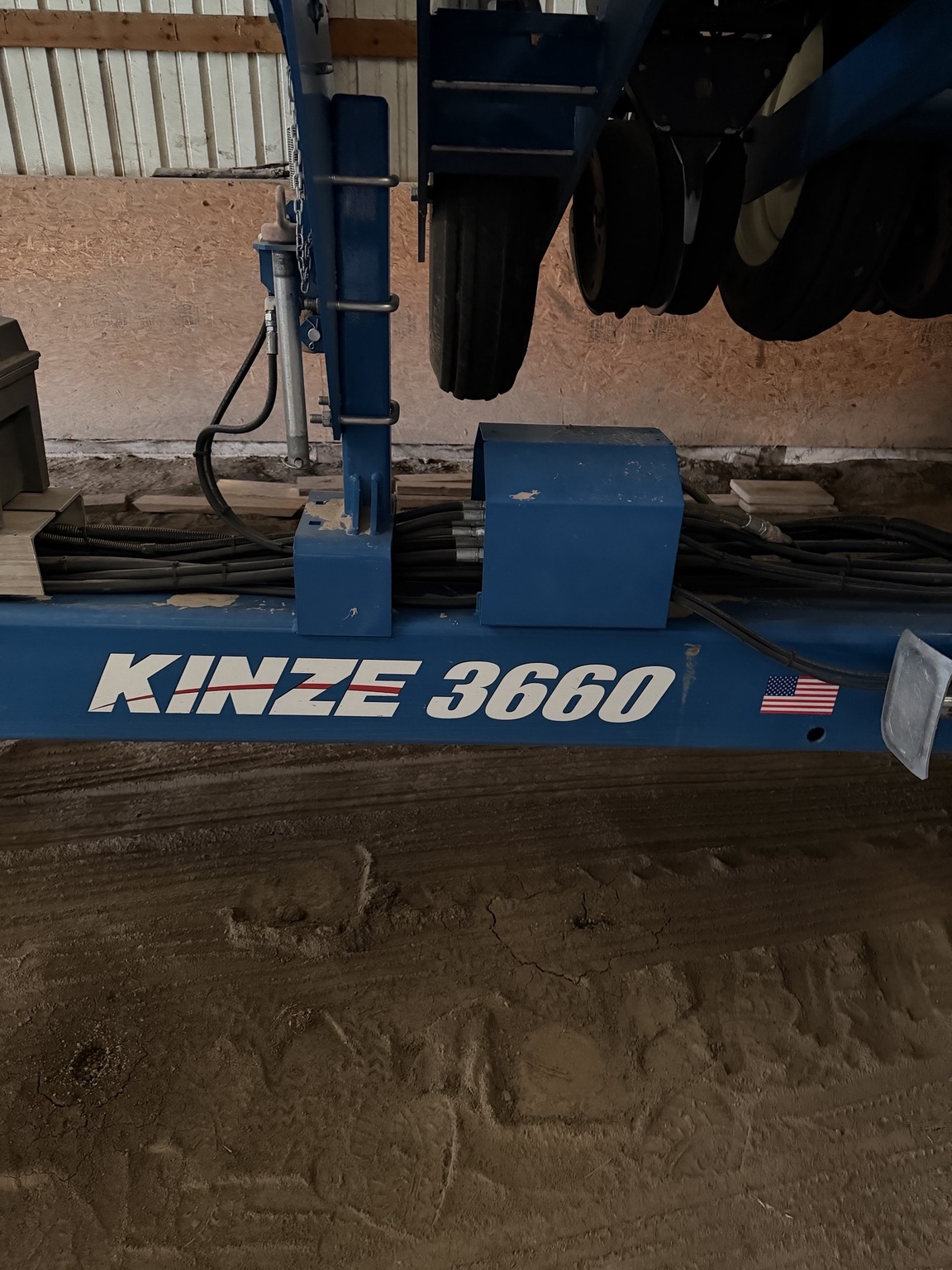 2019 Kinze 3660 Planter