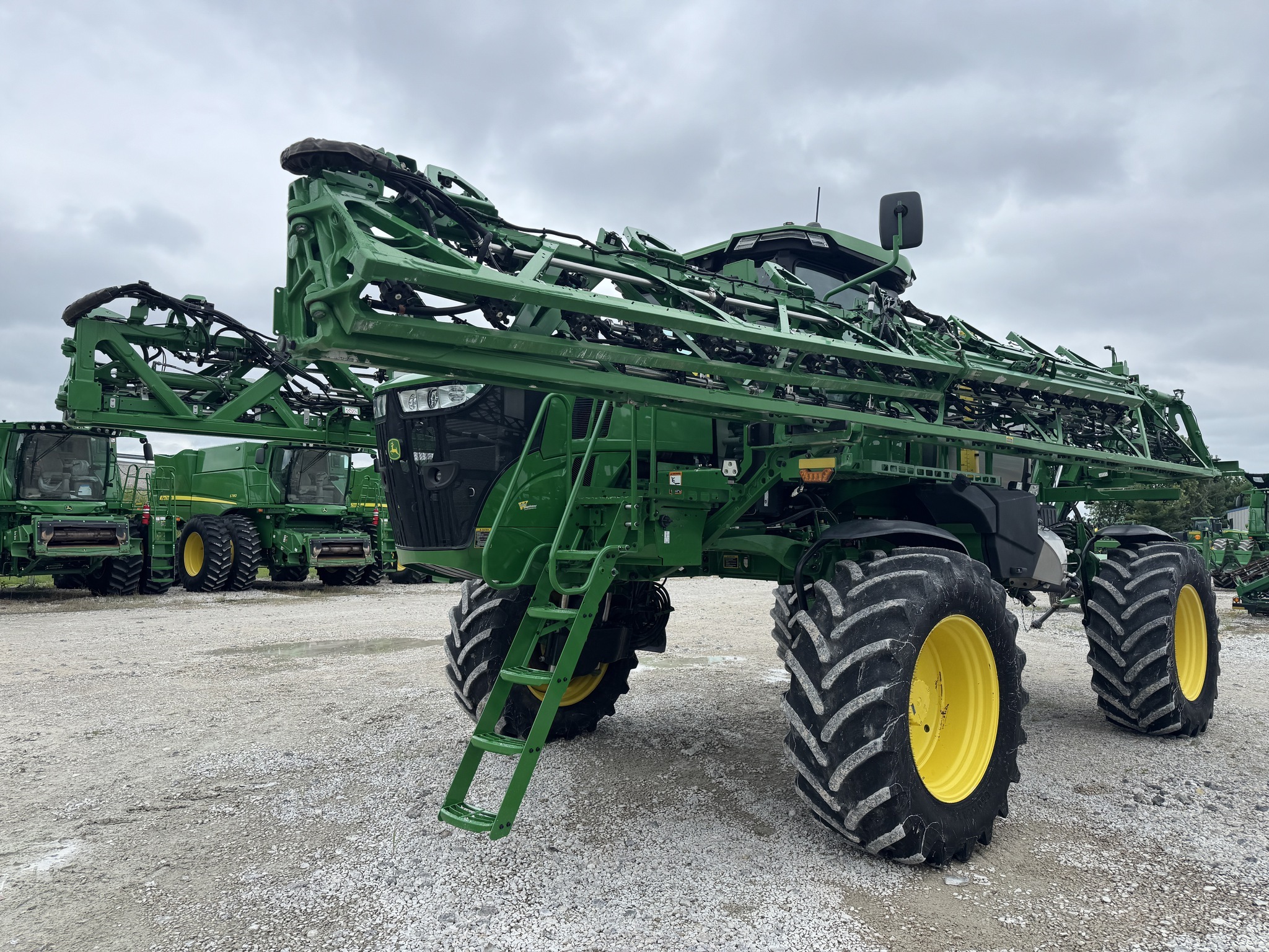 2025 John Deere 410R Self-Propelled Sprayer