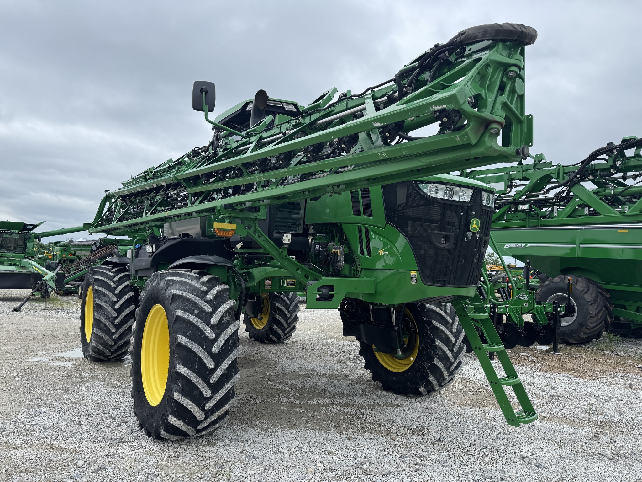 2025 John Deere 410R Self-Propelled Sprayer