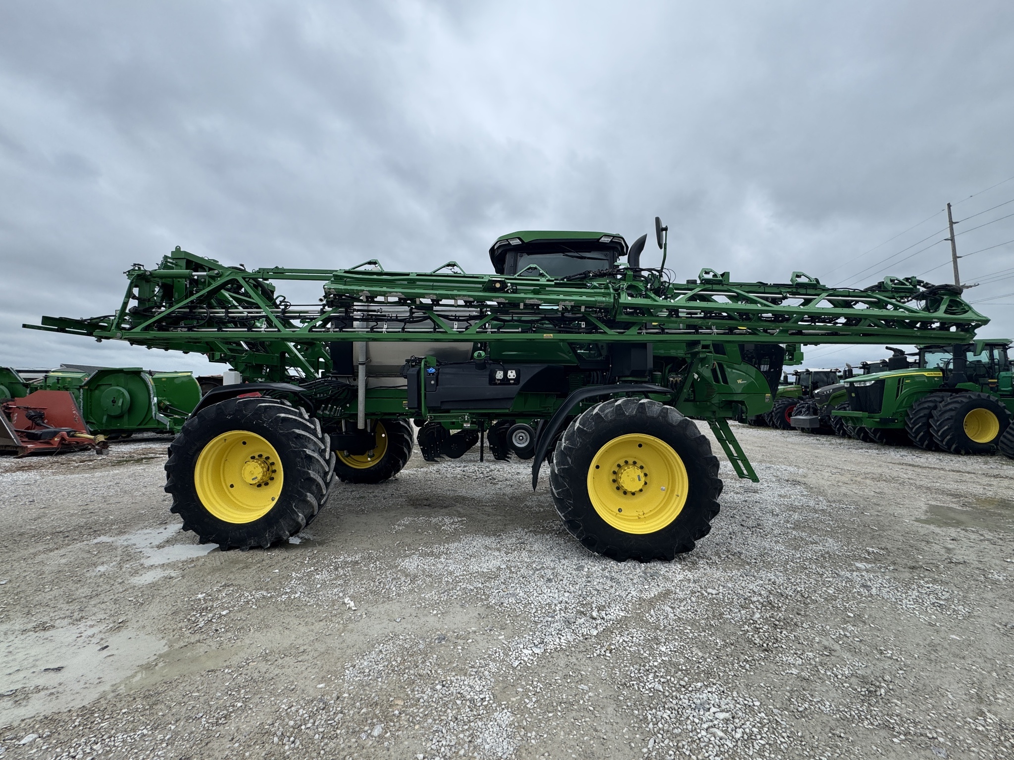 2025 John Deere 410R Self-Propelled Sprayer