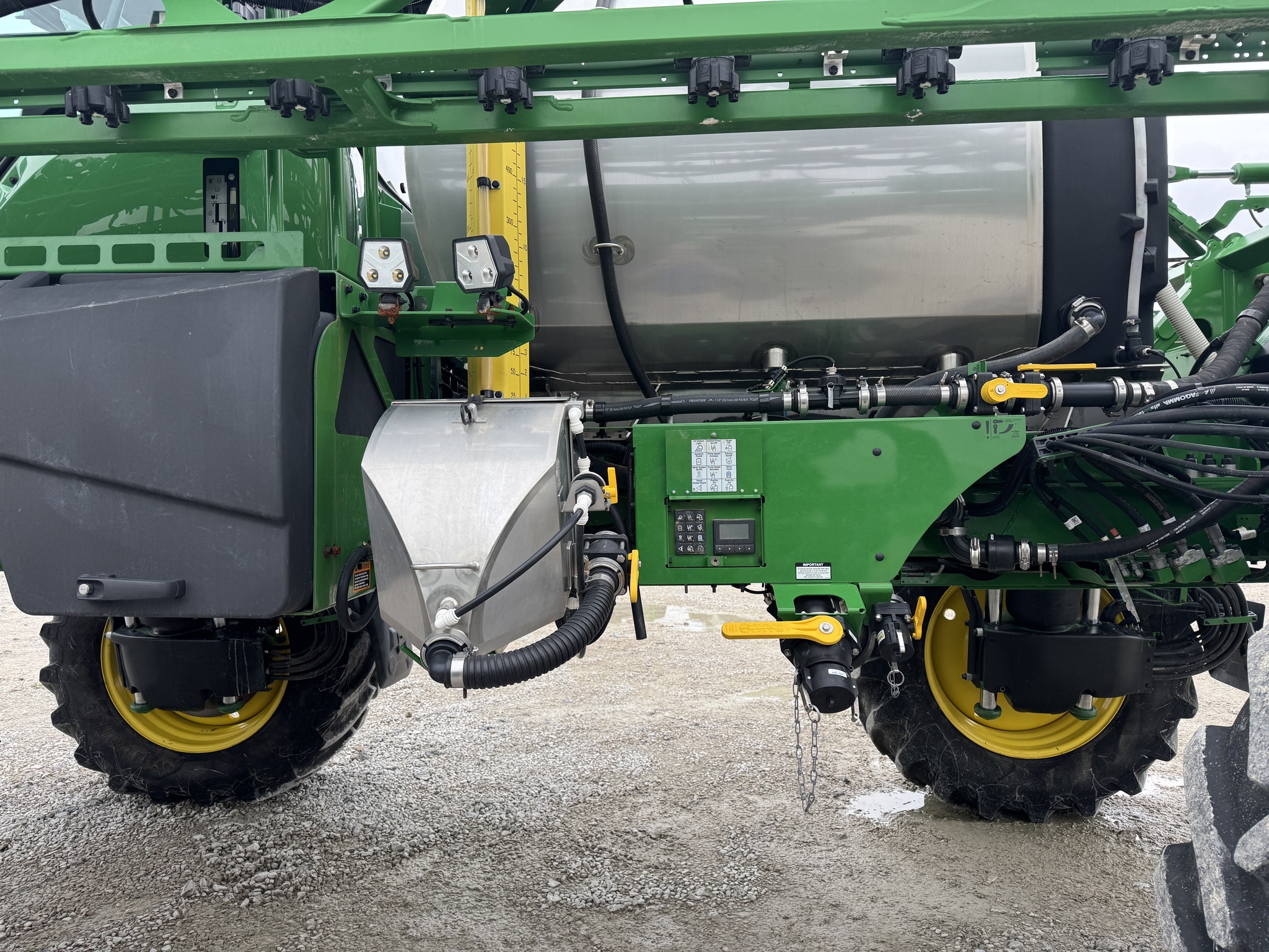 2025 John Deere 410R Self-Propelled Sprayer