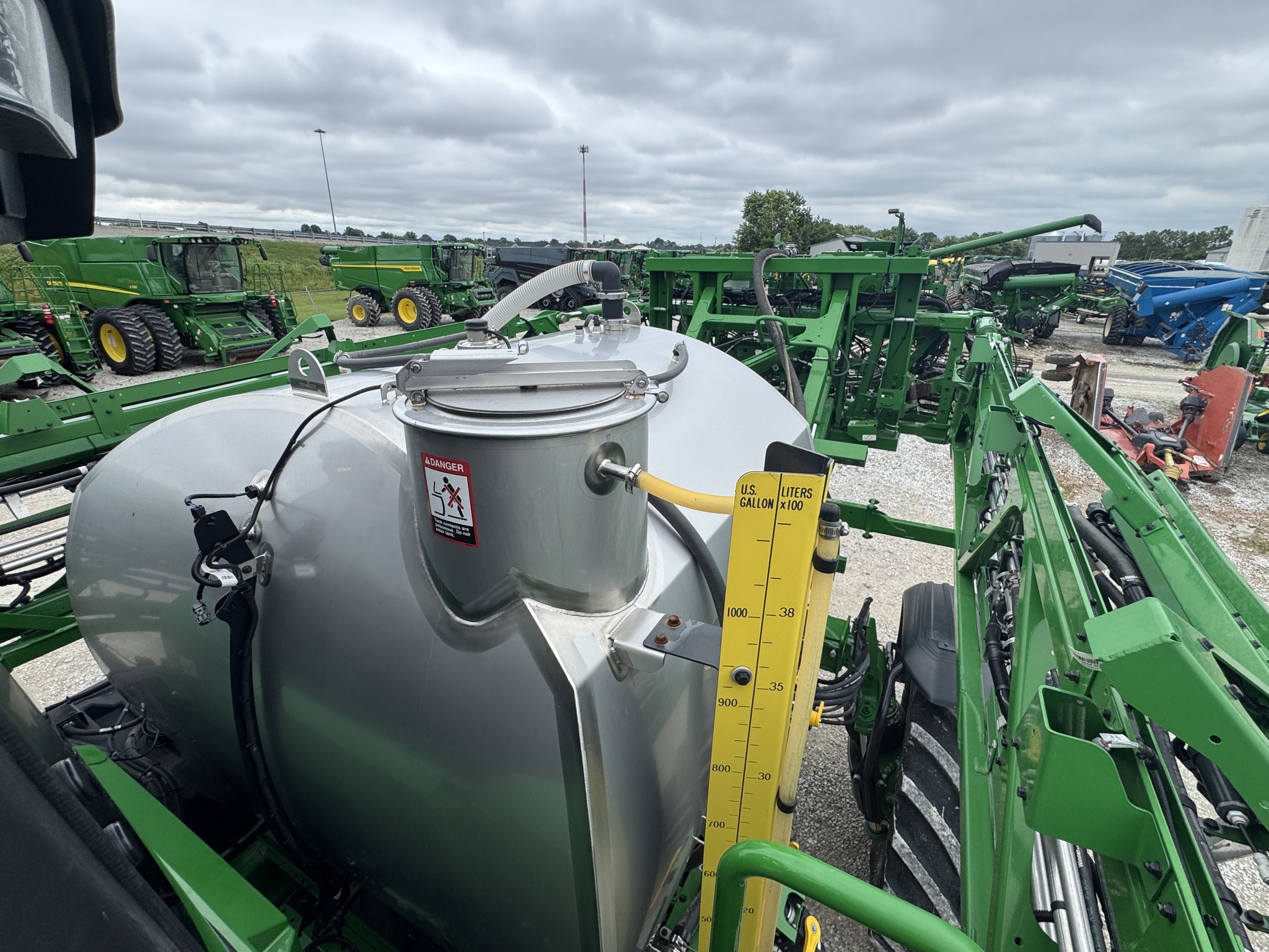2025 John Deere 410R Self-Propelled Sprayer