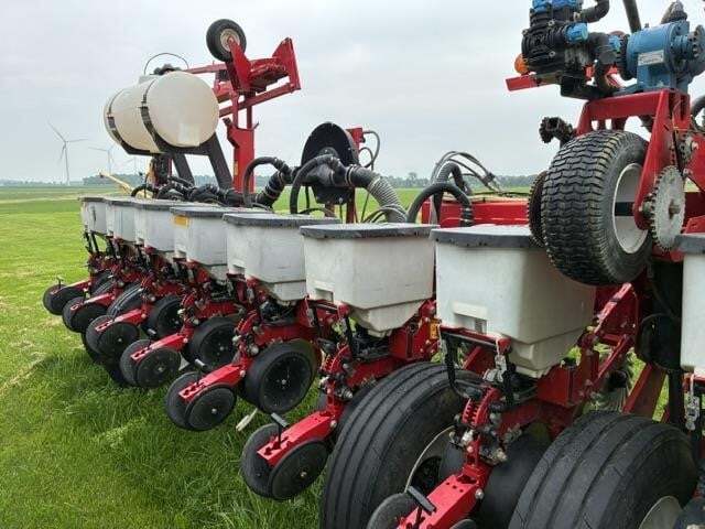 2021 White 9816VE Planter