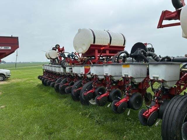 2021 White 9816VE Planter