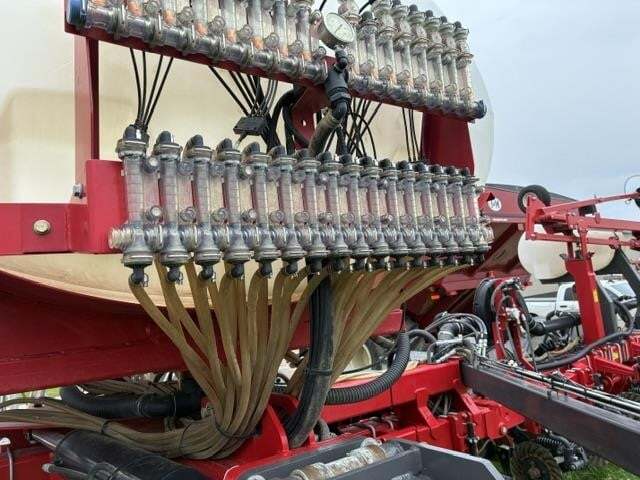 2021 White 9816VE Planter
