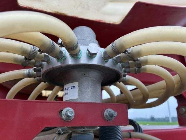 2021 White 9816VE Planter