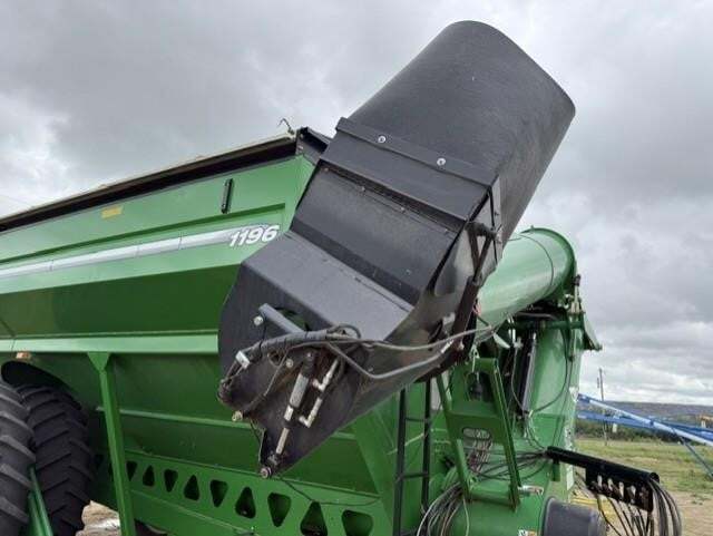 2013 Brent 1196 Grain Cart