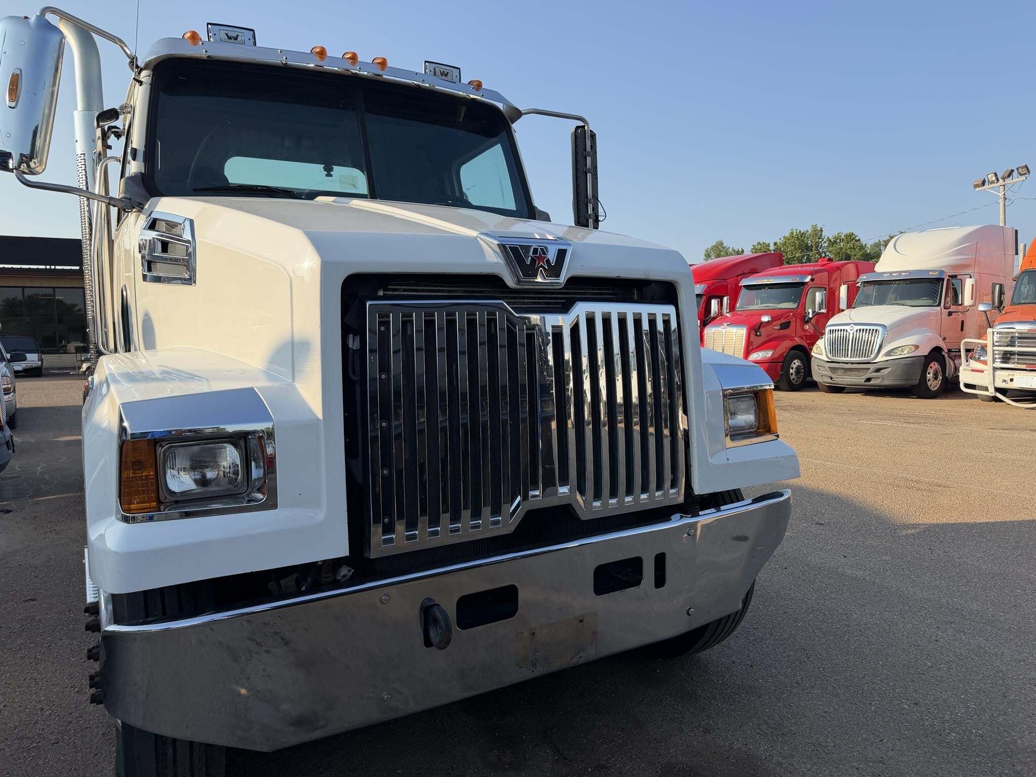 2014 Western Star 4700 Semi Trucks/Trailer