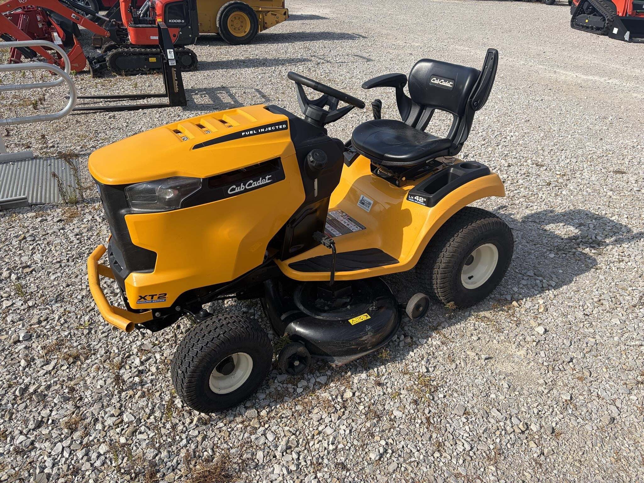 2017 Cub Cadet XT2 LX42 EFI Lawn Mower