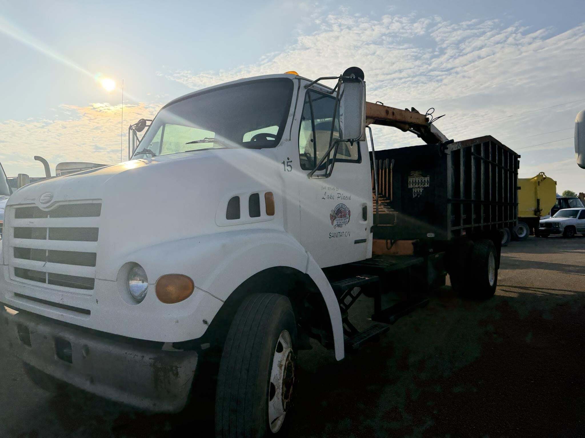 2000 Sterling L8500 Semi Trucks/Trailer