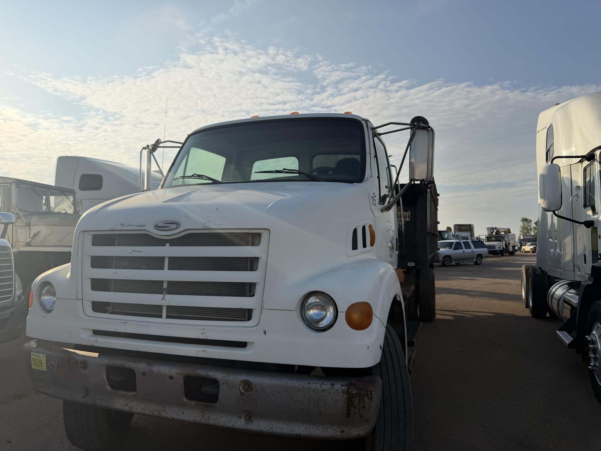 2000 Sterling L8500 Semi Trucks/Trailer