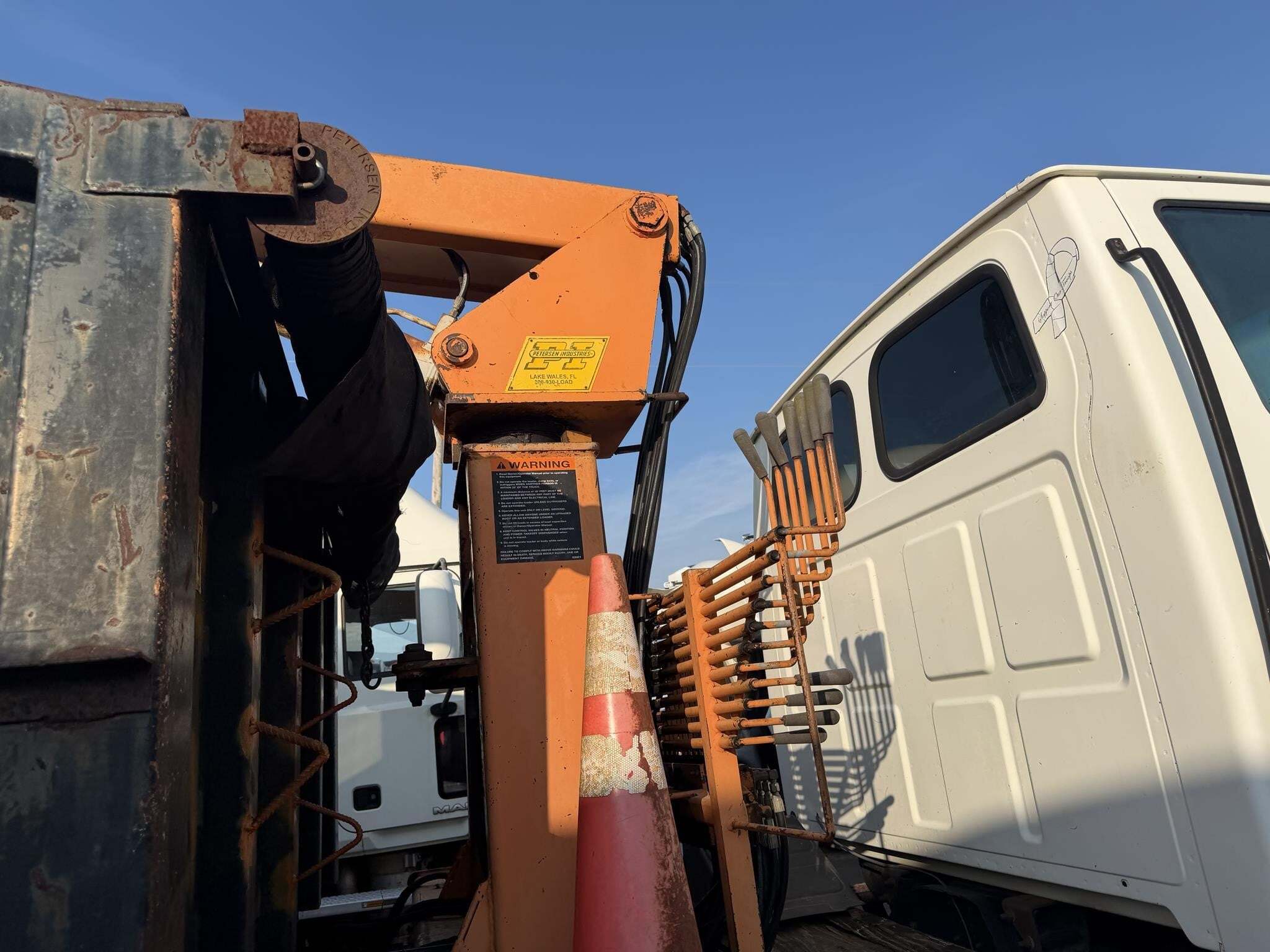 2000 Sterling L8500 Semi Trucks/Trailer