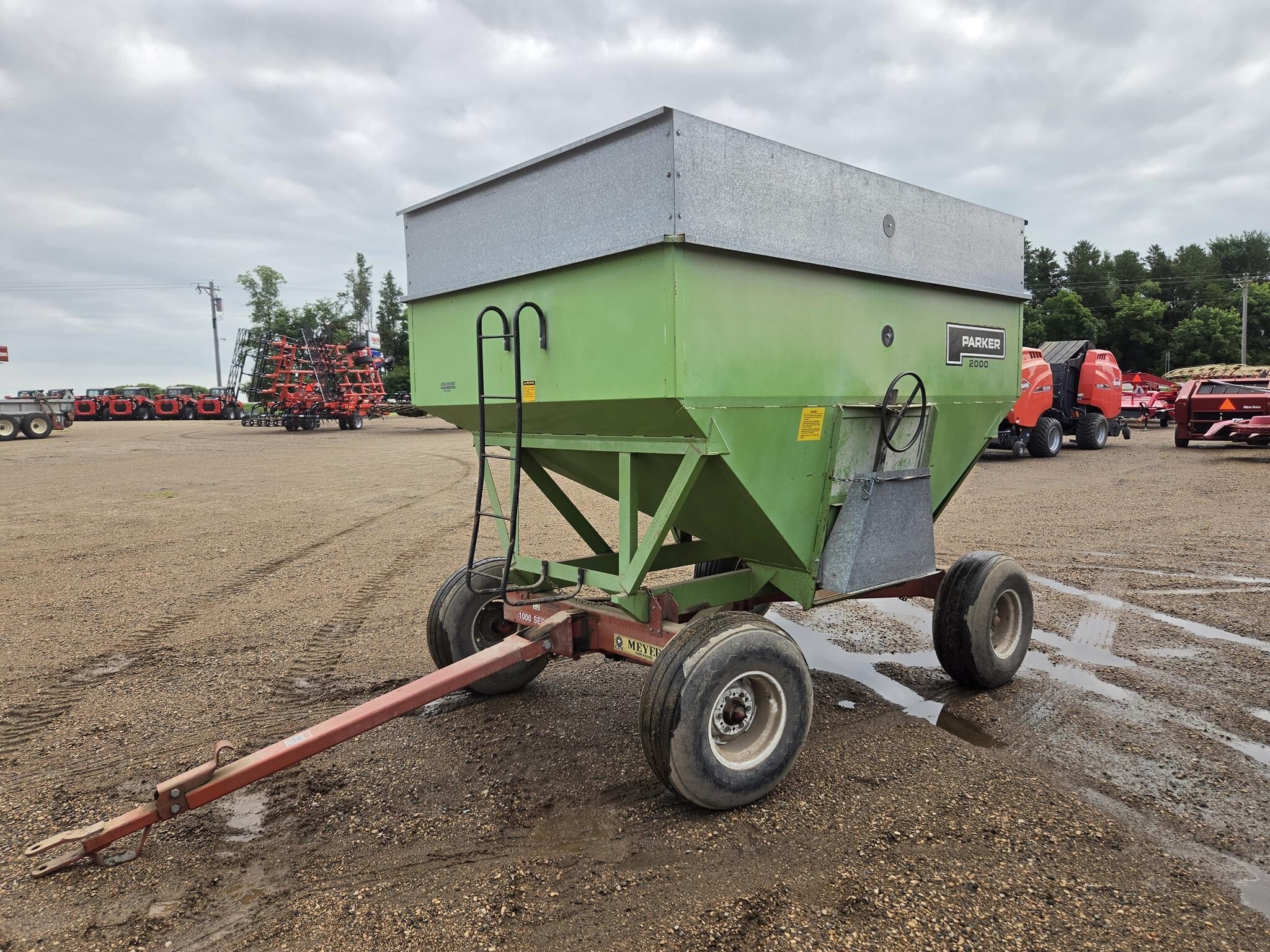 1995 Parker 2000 Gravity Wagon