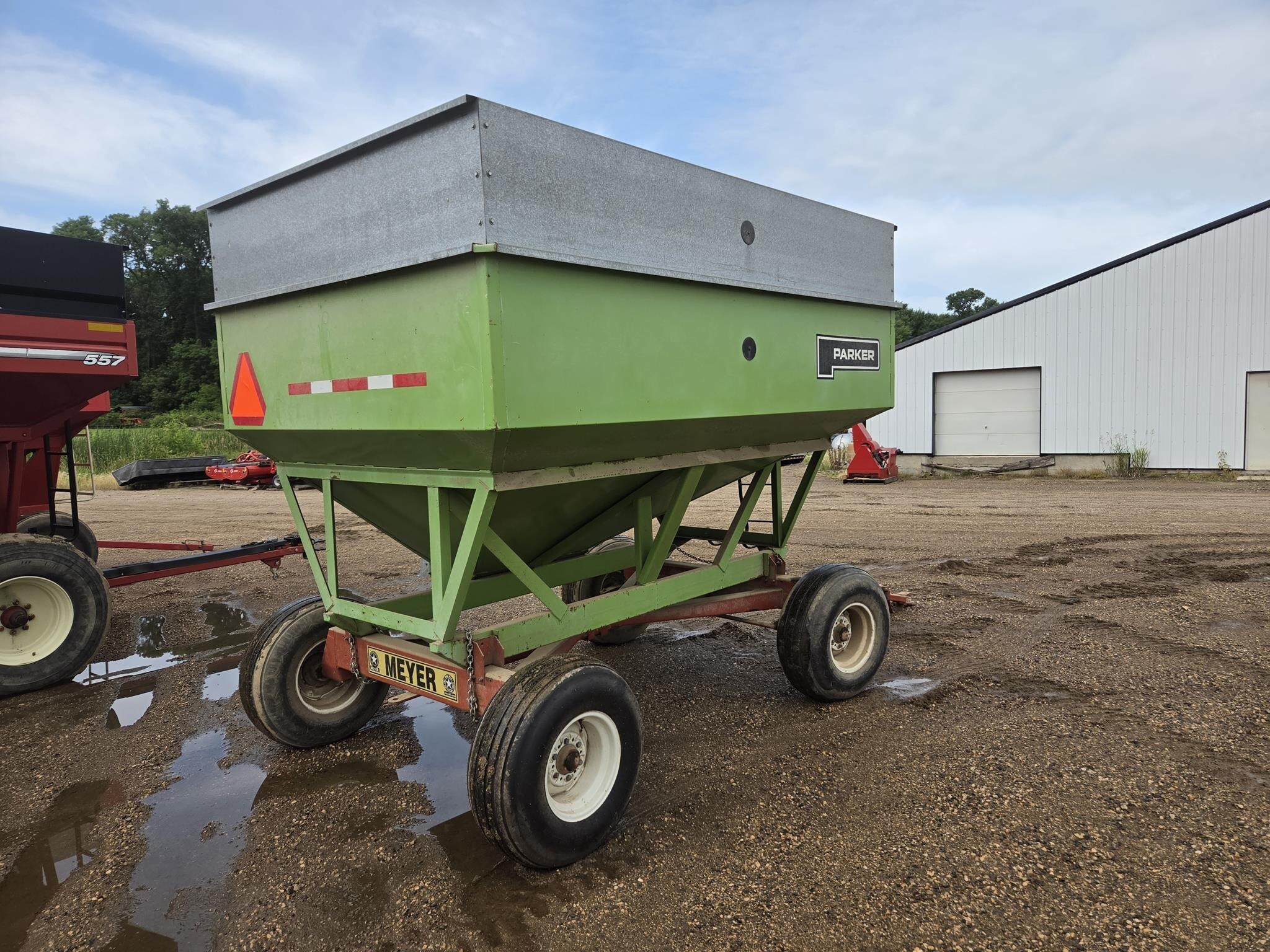 1995 Parker 2000 Gravity Wagon
