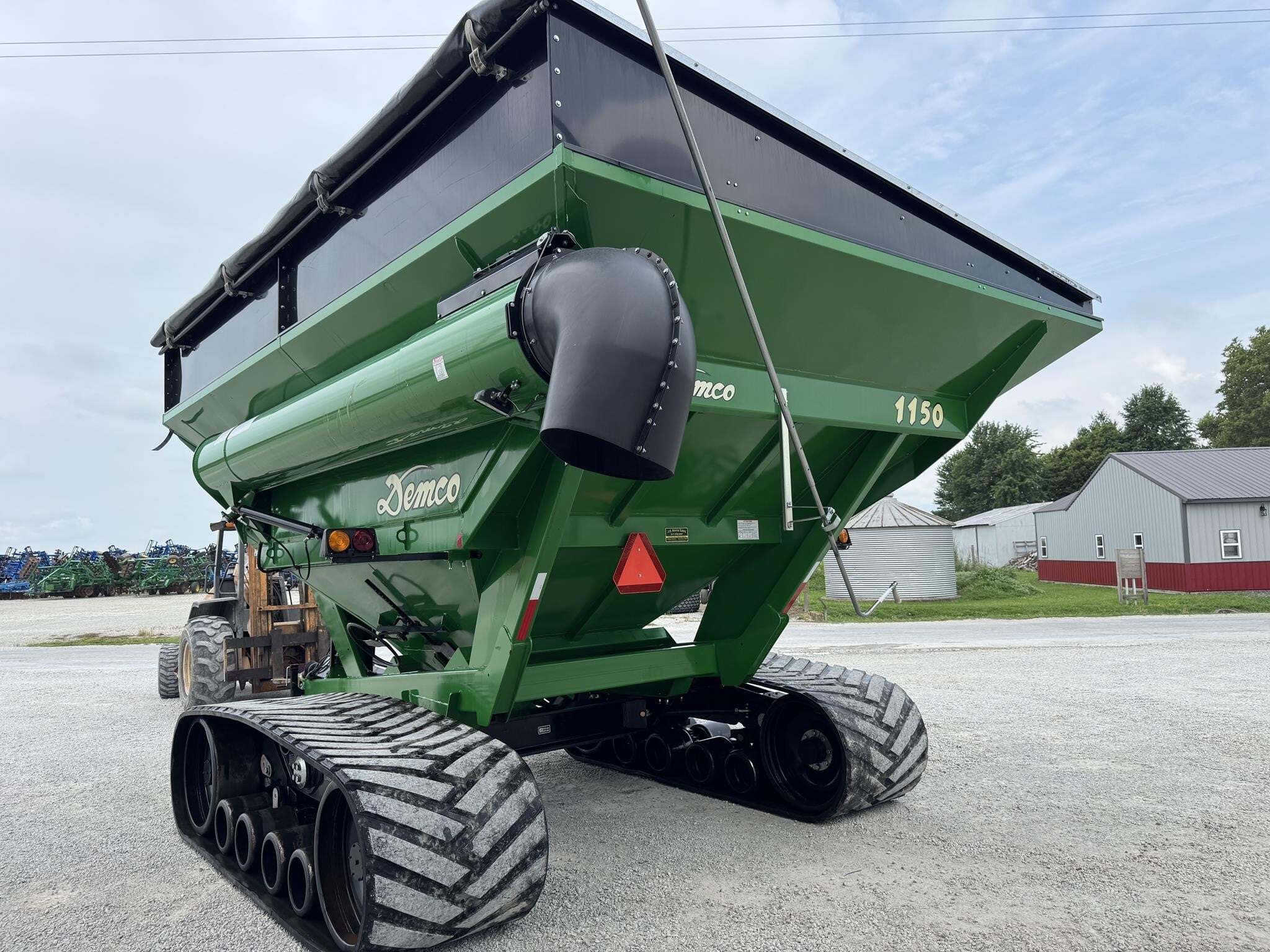2015 Demco 1150 Grain Cart
