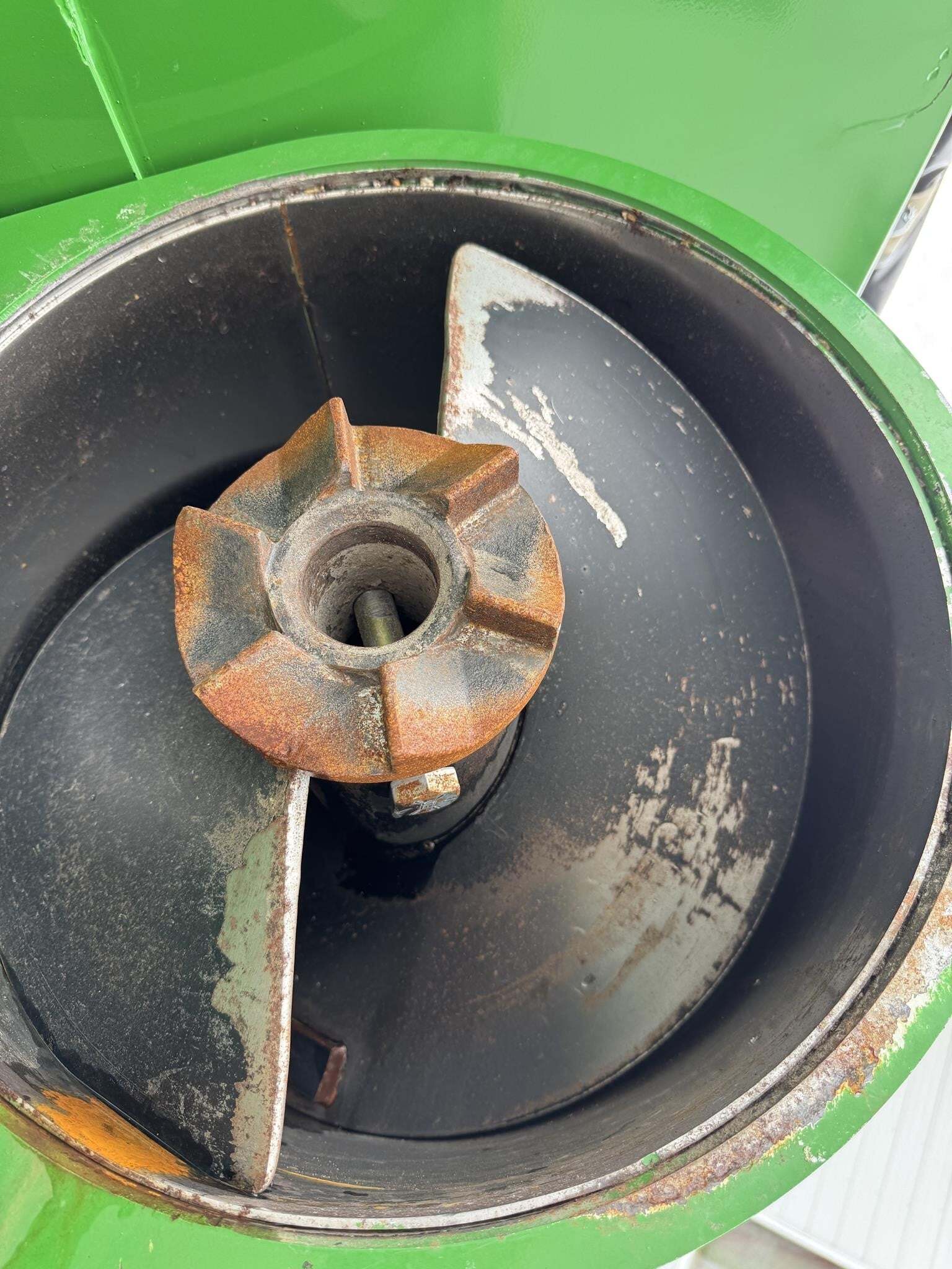2015 Demco 1150 Grain Cart