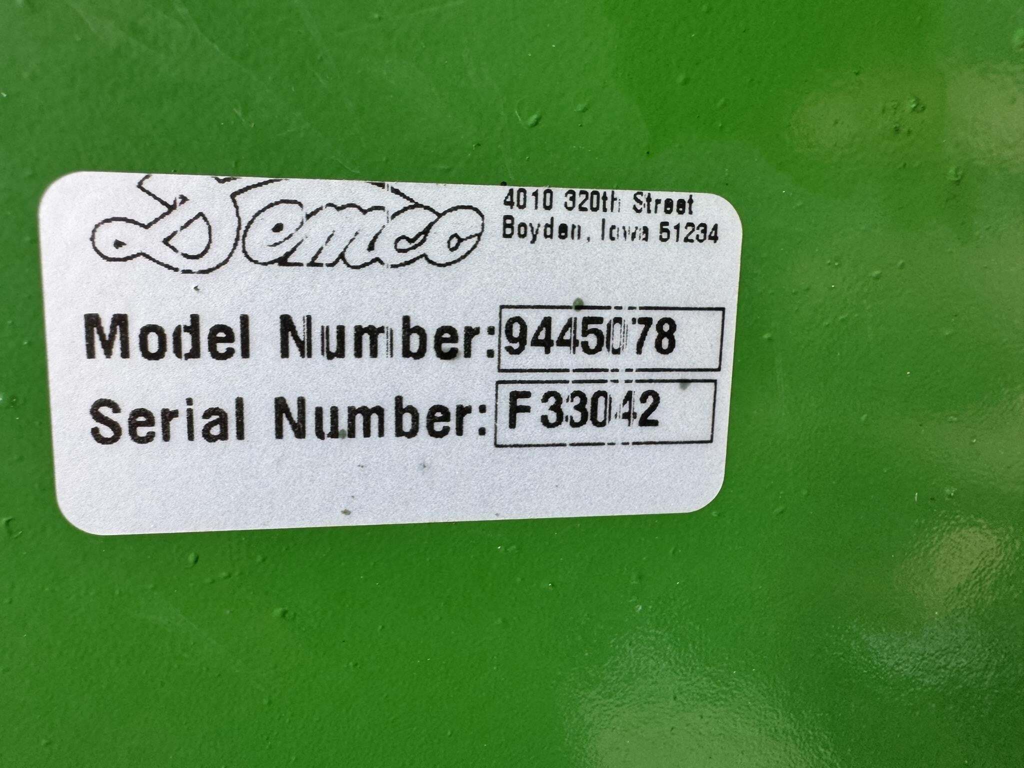 2015 Demco 1150 Grain Cart