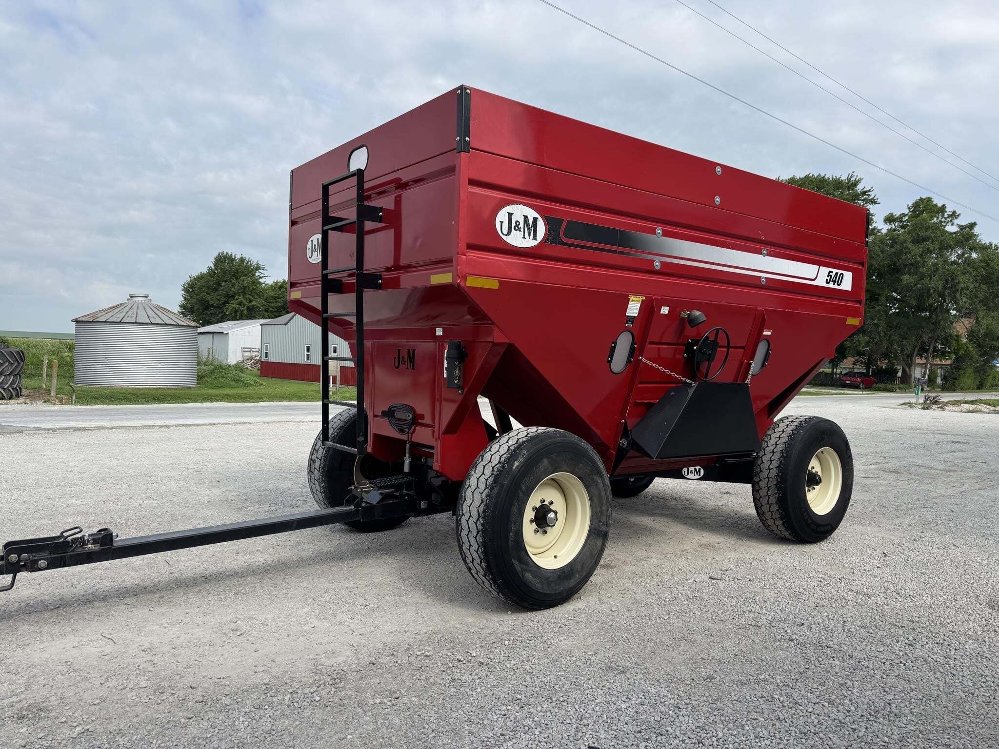 2014 J&M 540 Gravity Wagon