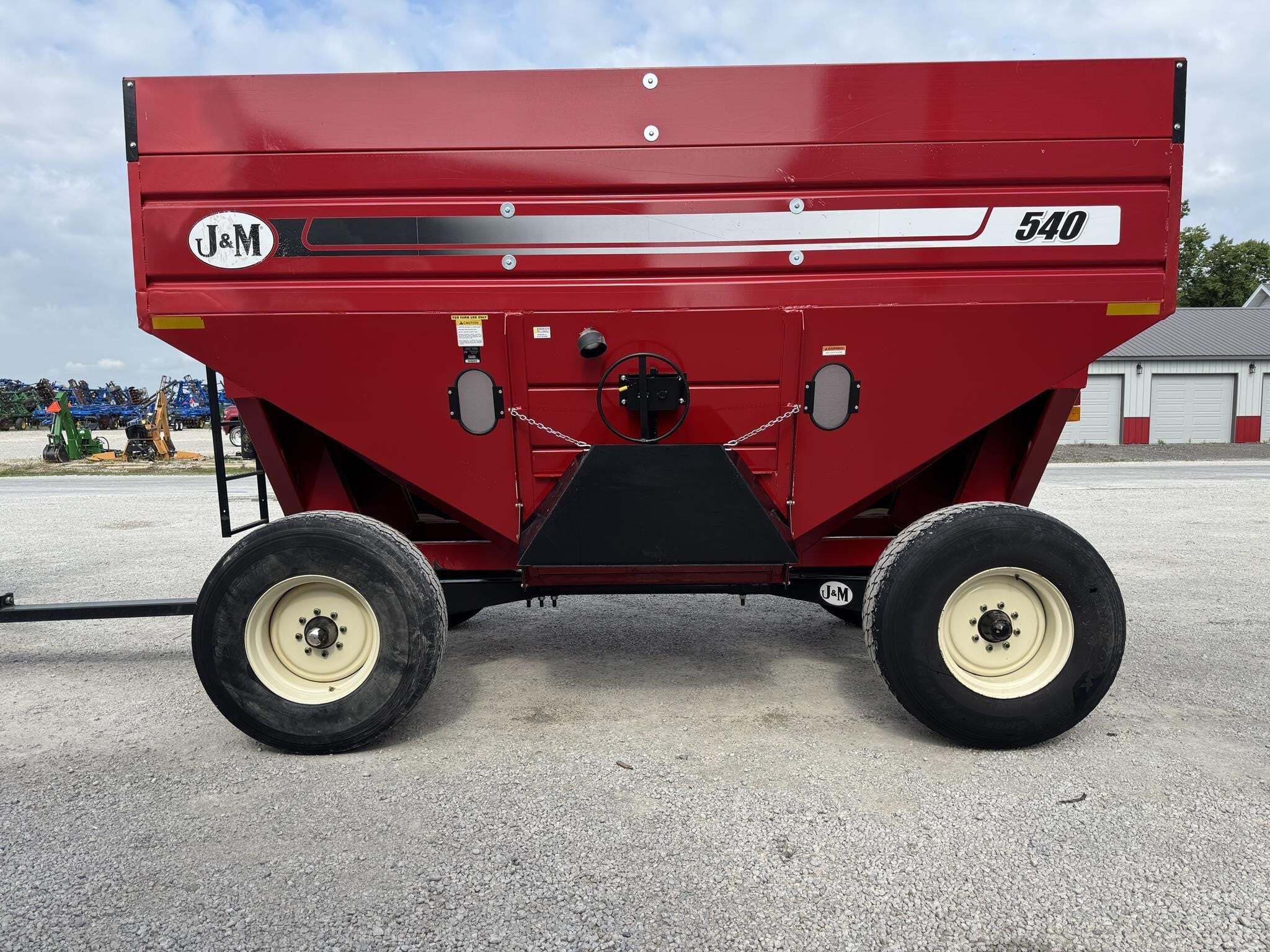 2014 J&M 540 Gravity Wagon
