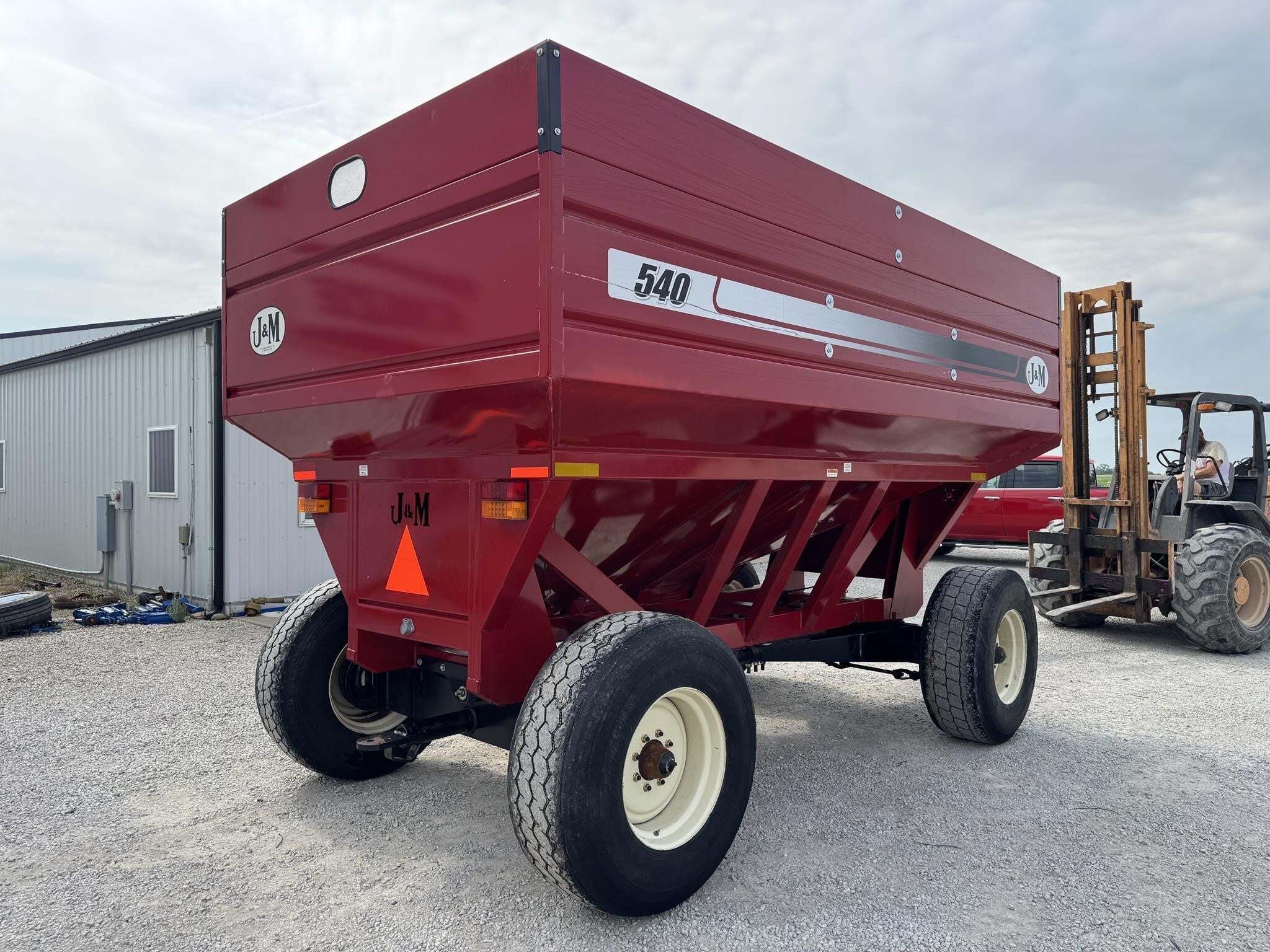 2014 J&M 540 Gravity Wagon