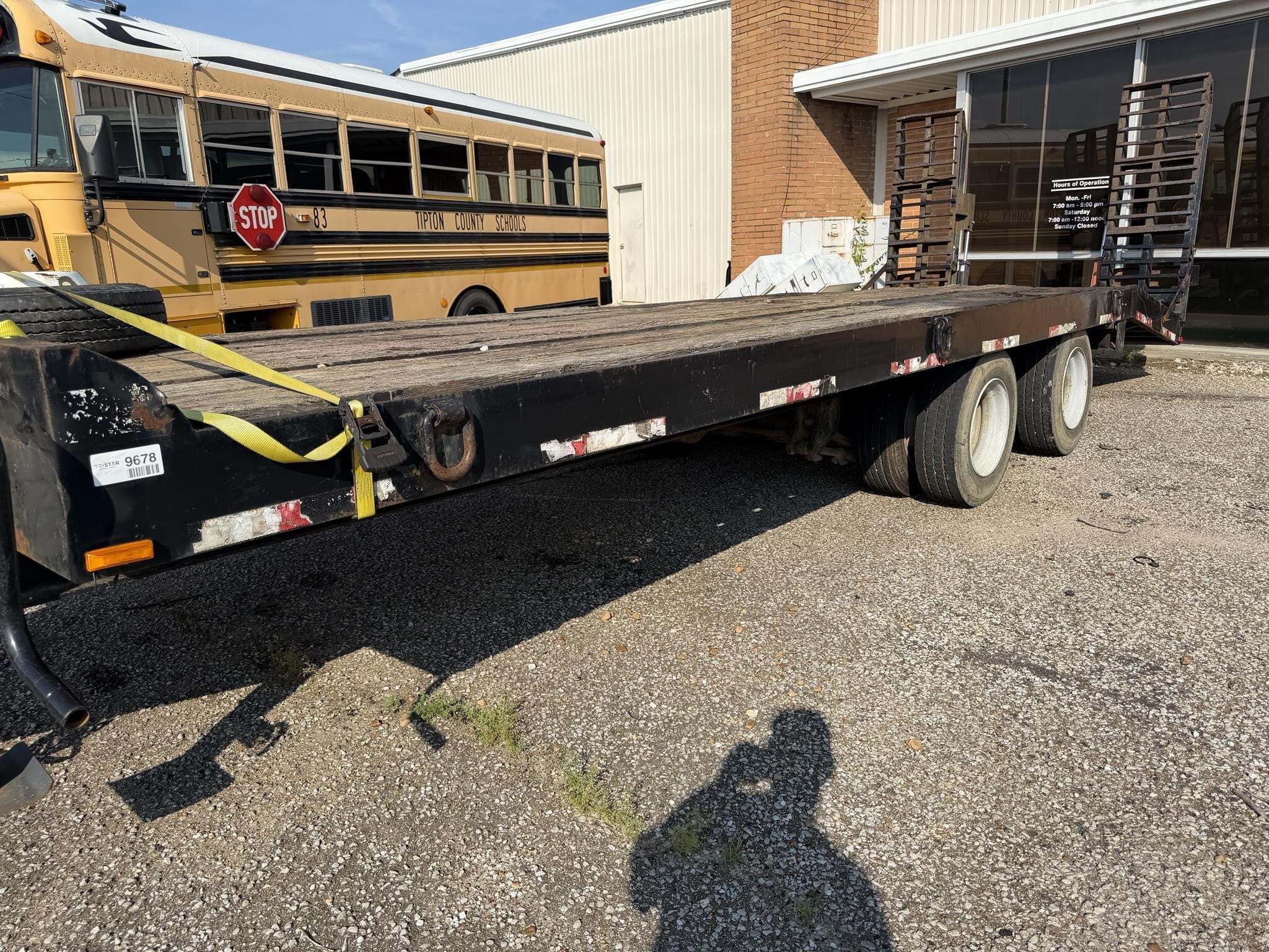 1998 Cherokee 20 TON PINTLE Semi Trucks/Trailer
