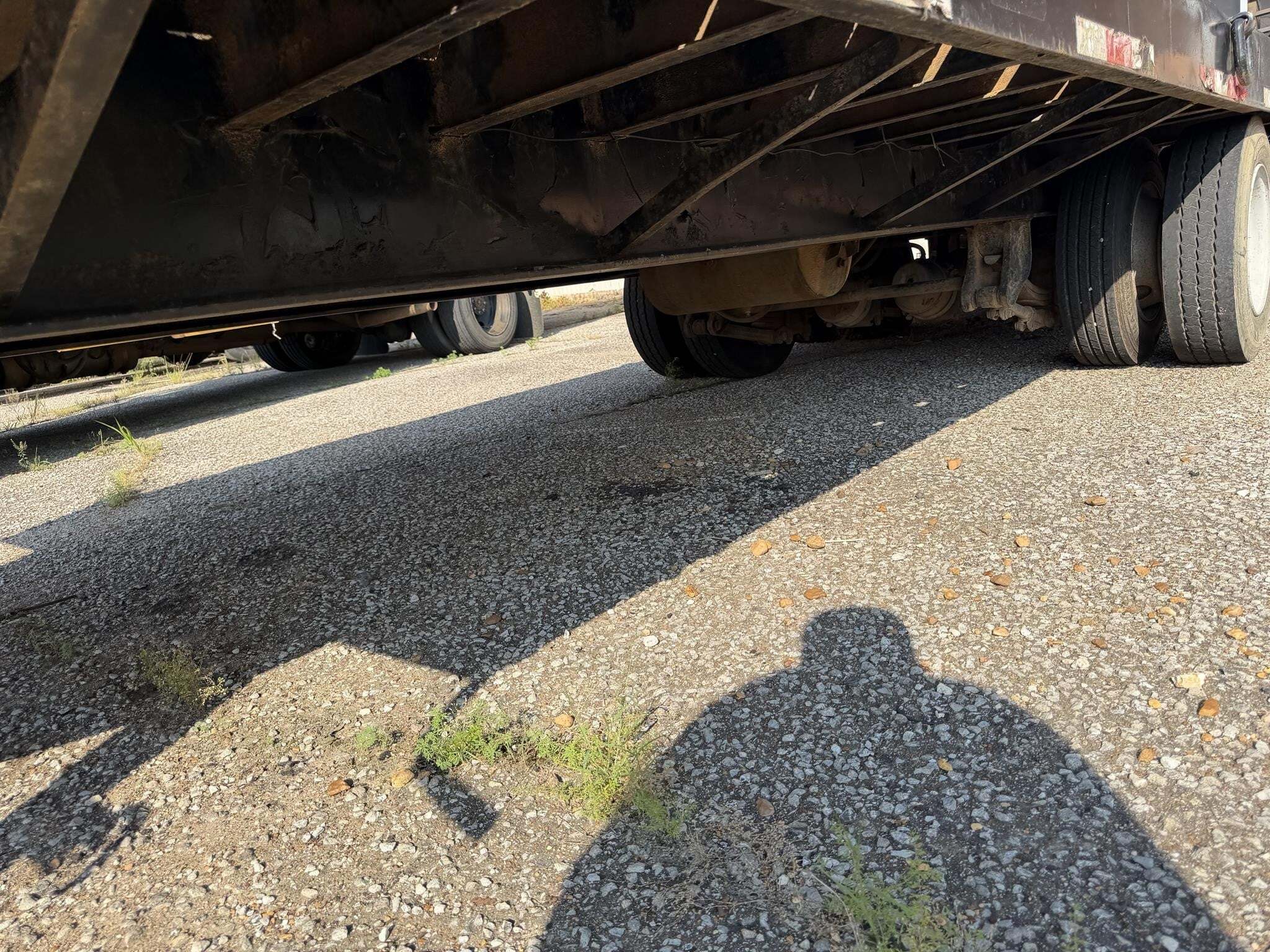 1998 Cherokee 20 TON PINTLE Semi Trucks/Trailer