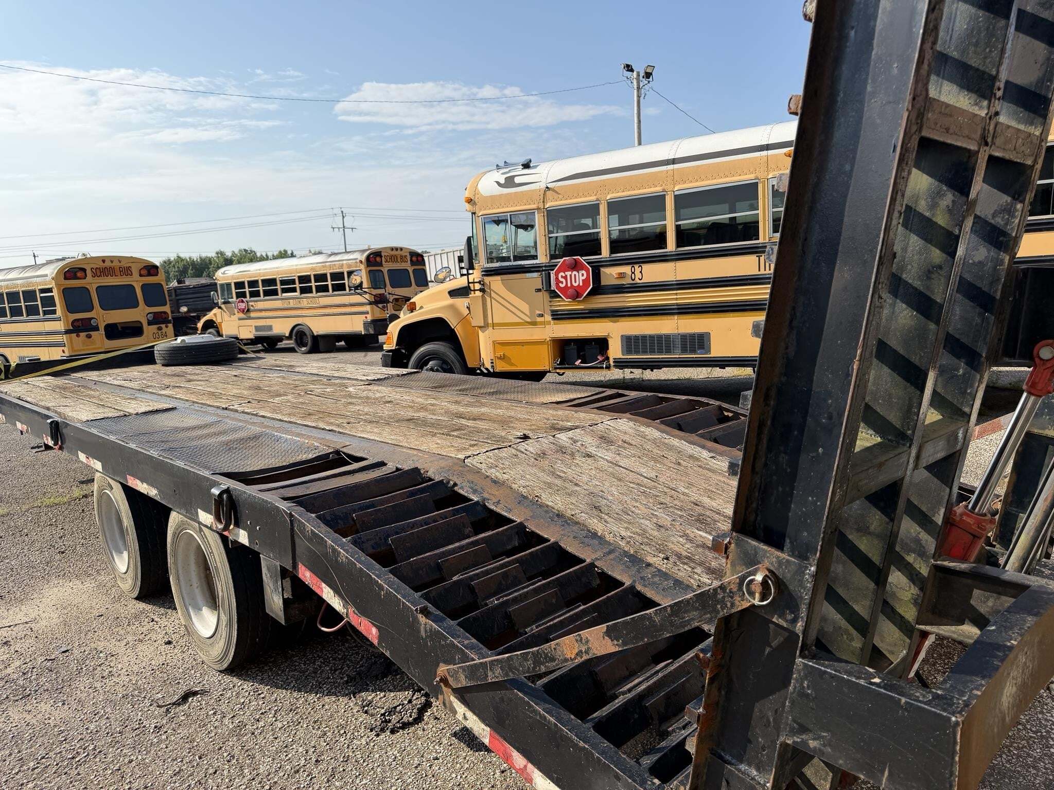 1998 Cherokee 20 TON PINTLE Semi Trucks/Trailer