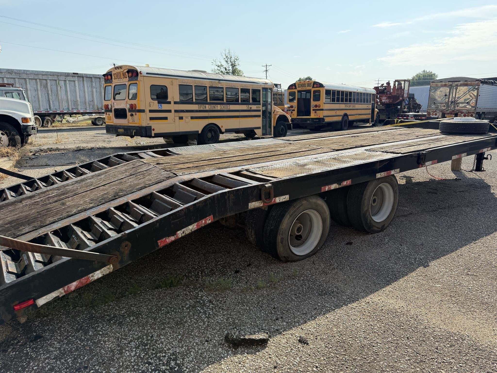 1998 Cherokee 20 TON PINTLE Semi Trucks/Trailer