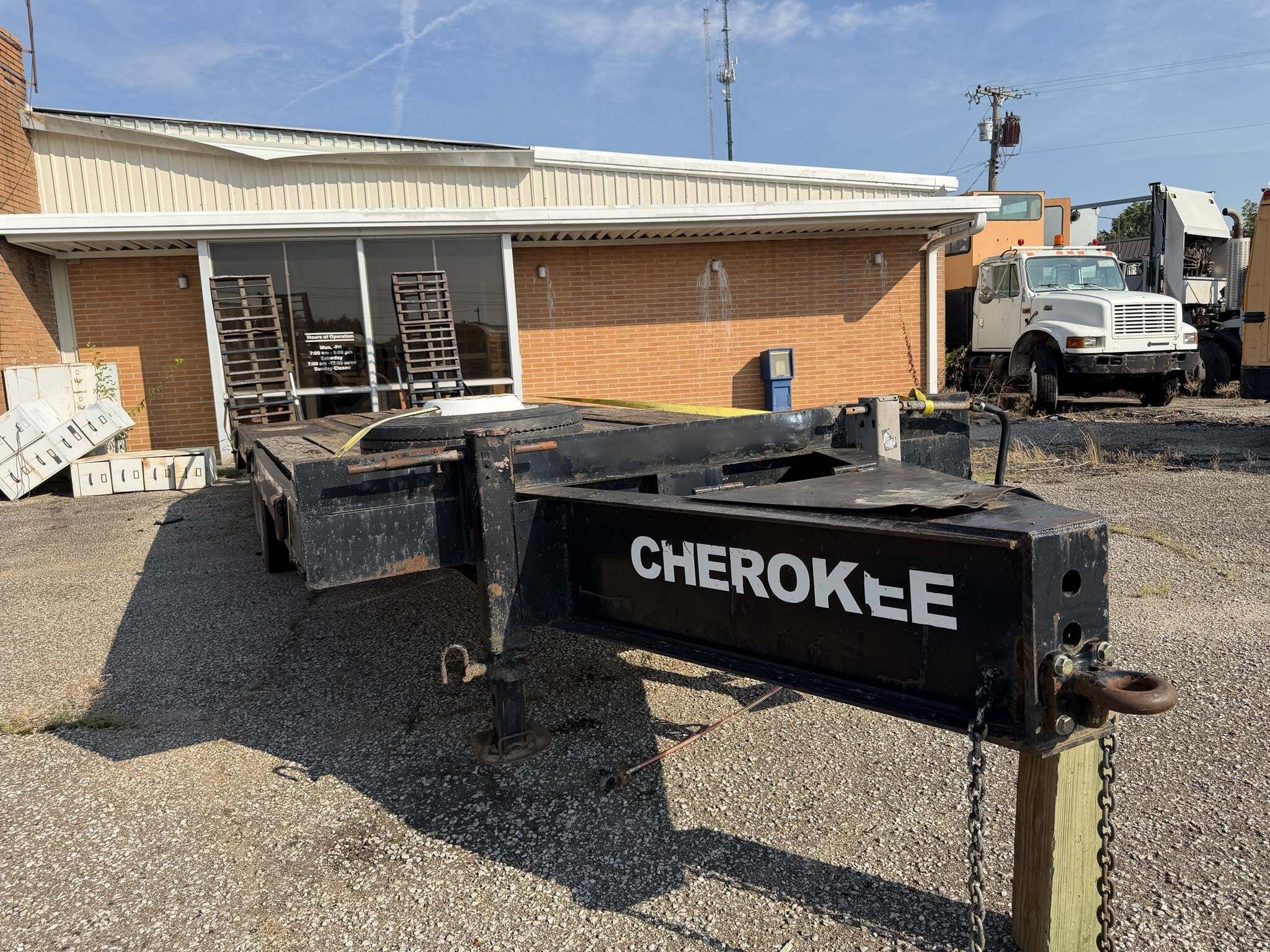 1998 Cherokee 20 TON PINTLE Semi Trucks/Trailer