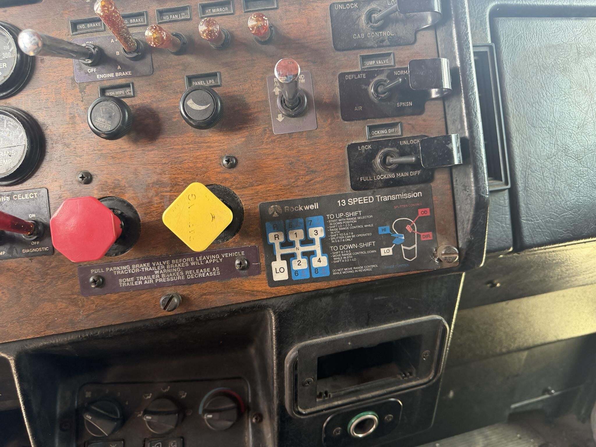 1998 Peterbilt 385 Dump Trucks/Trailer